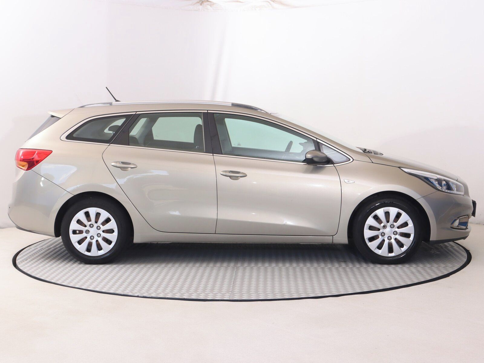 Kia Cee´d, 1.4 CVVT - fotka 6