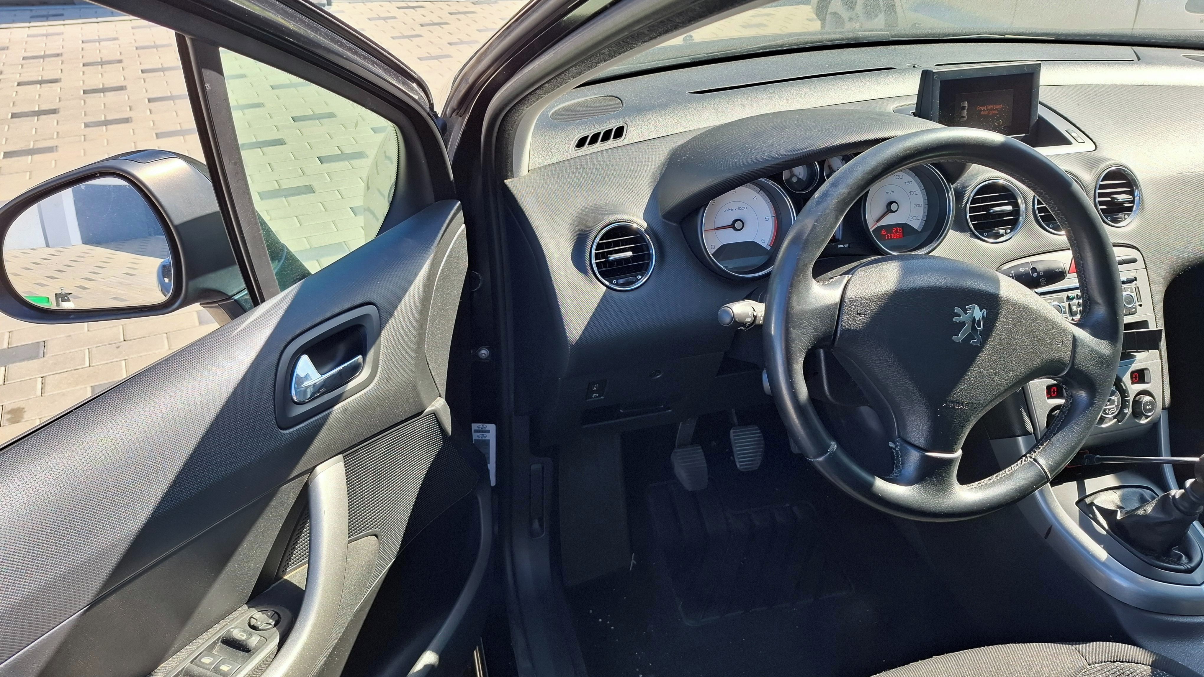 Peugeot 308, SW 1,6 HDi 80kw. PĚKNÝ STAV - fotka 3