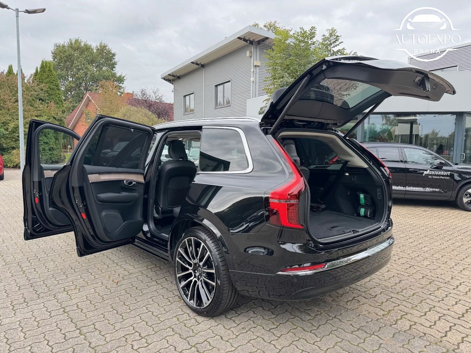 Volvo XC90, T8 AWD ULTRA BRIGHT*7MÍST - fotka 6