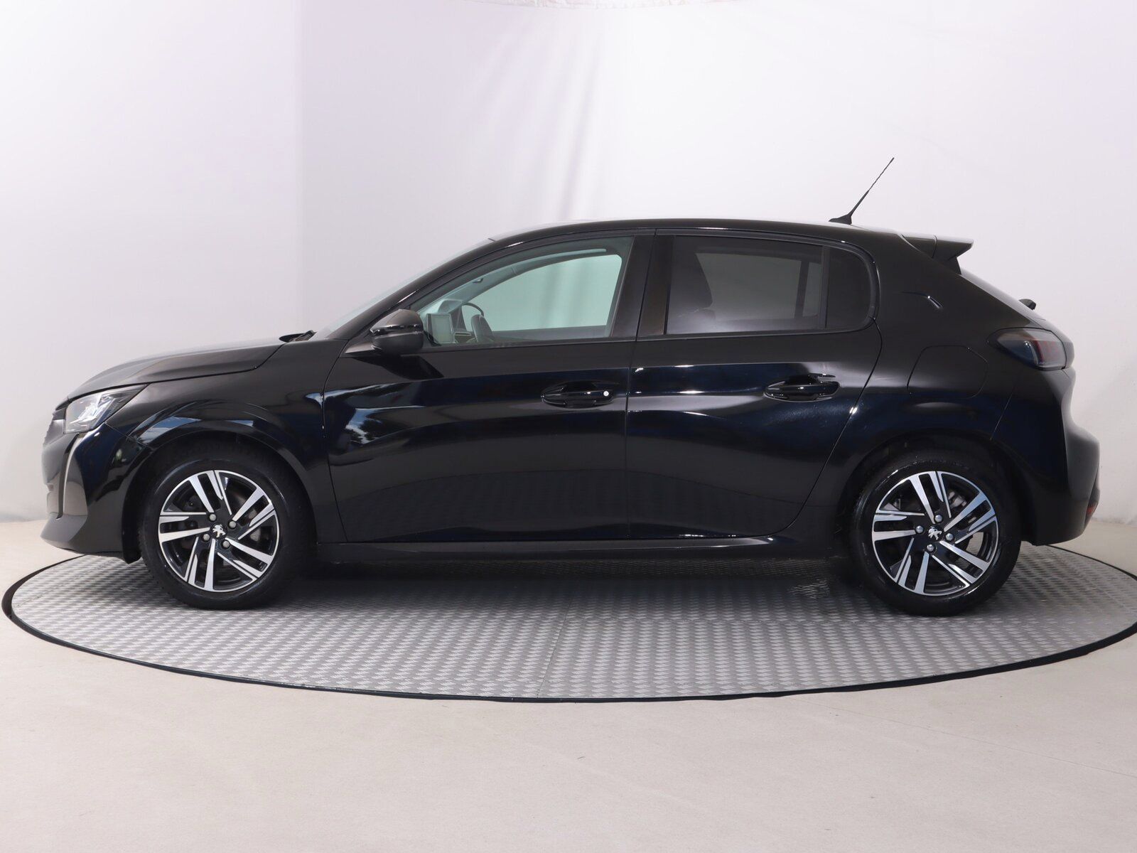 Peugeot 208, 1.2 PureTech, Allure - fotka 3