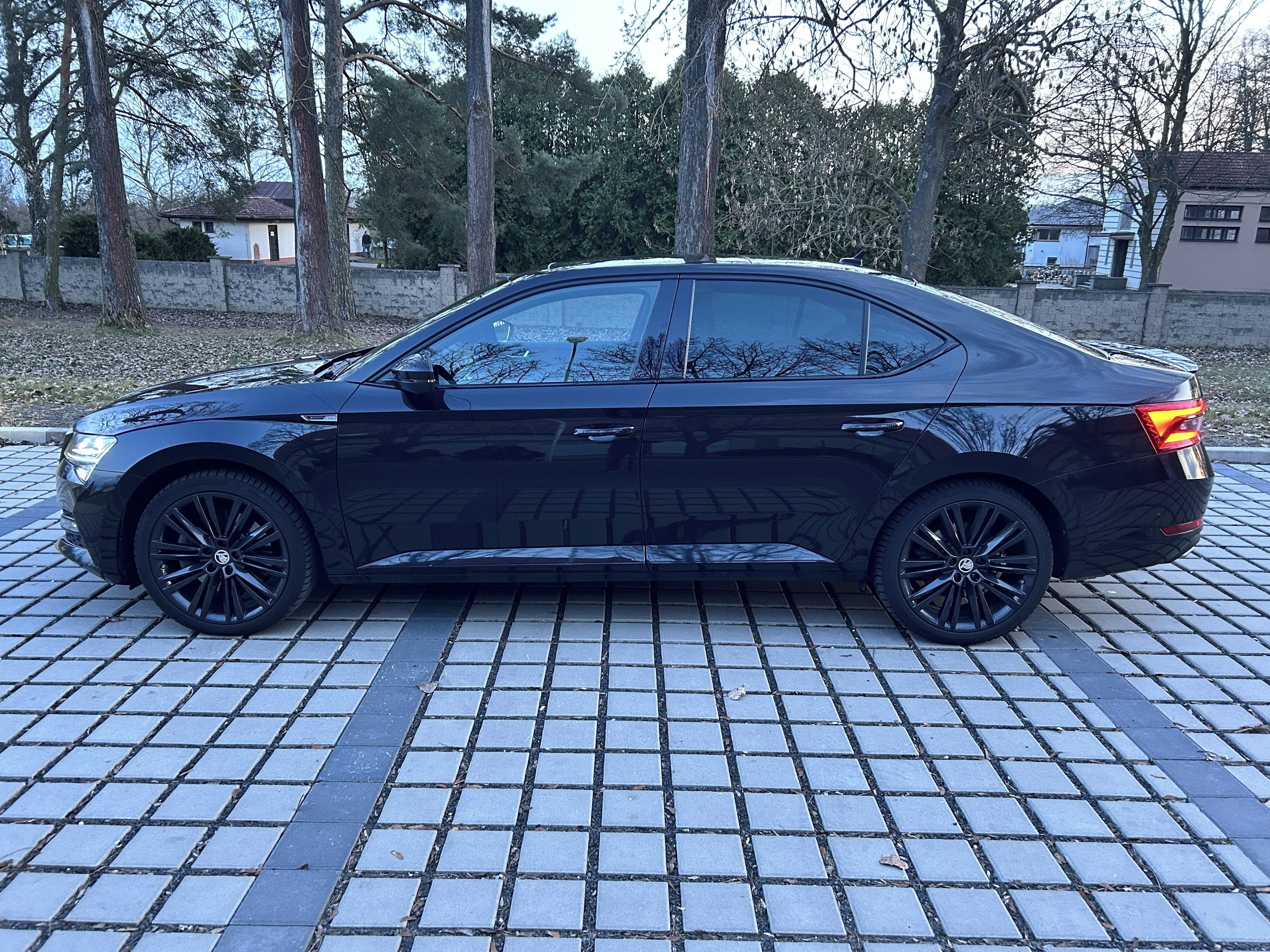 Škoda Superb, ŠKODA SUPERB 3 2.0 TSI 206 kW - fotka 2