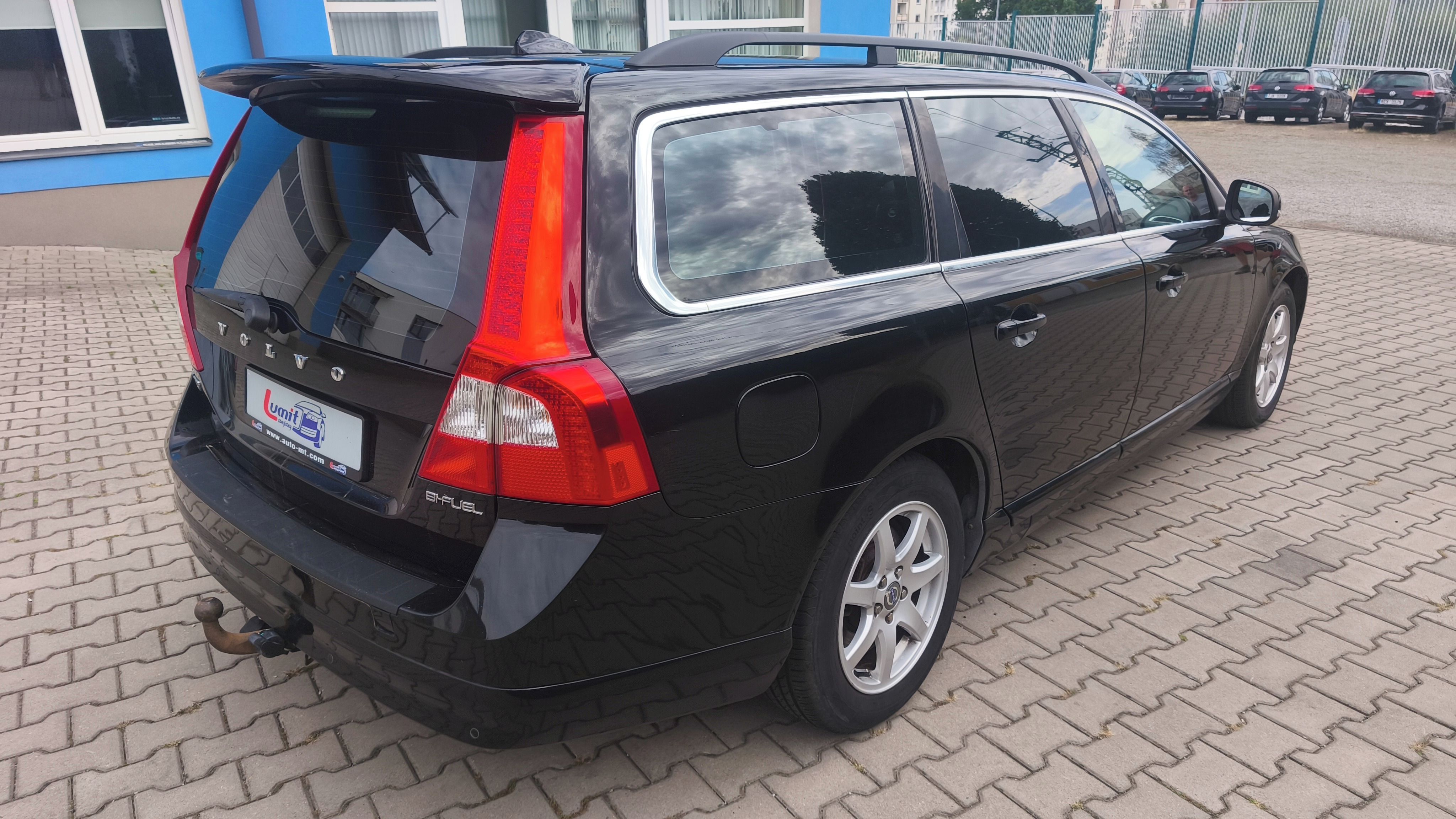 Volvo V70, 2.5 T REZERVACE - fotka 5