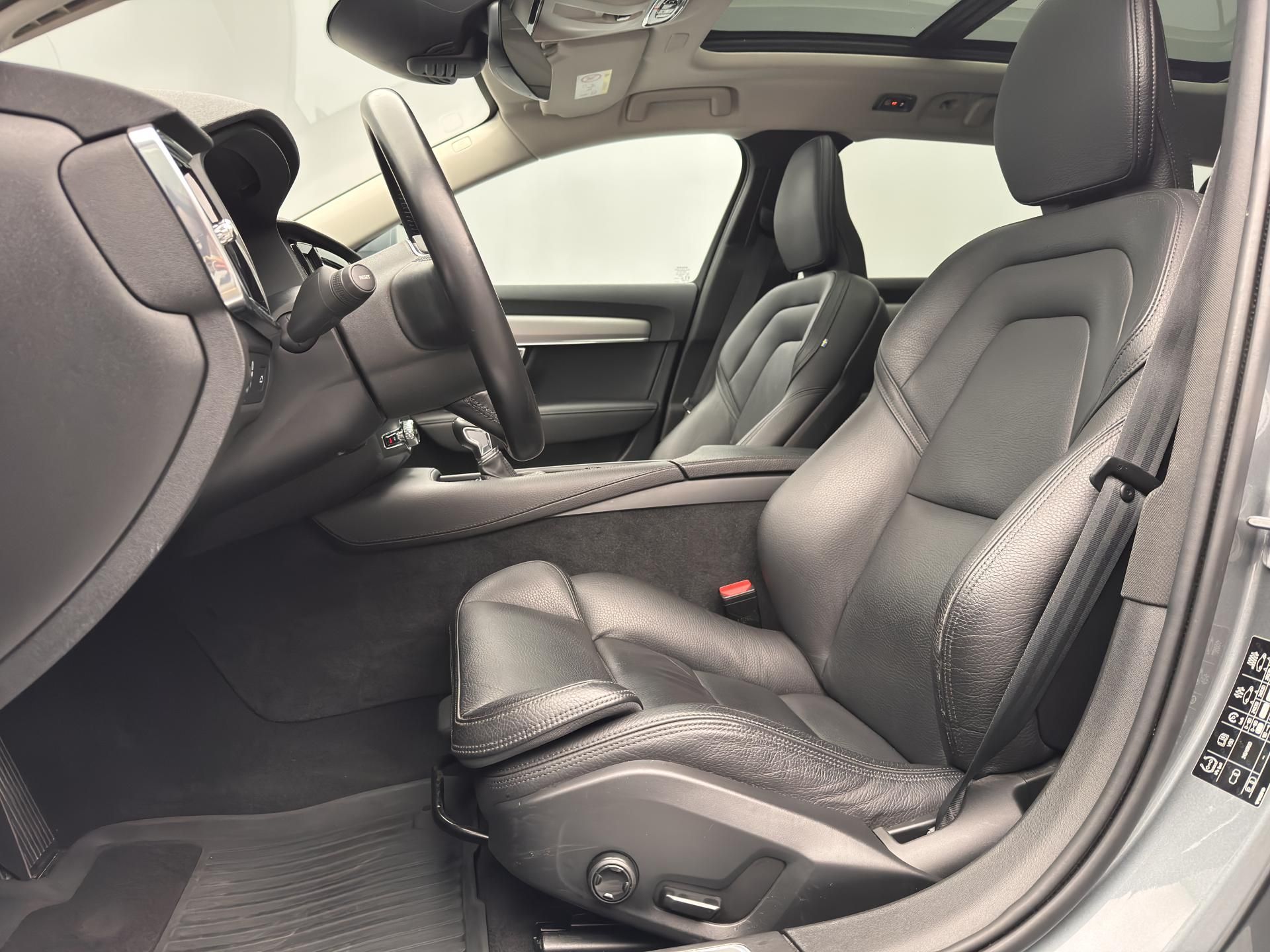 Volvo V90, CC D4 AWD MOMENTUM PRO - fotka 4
