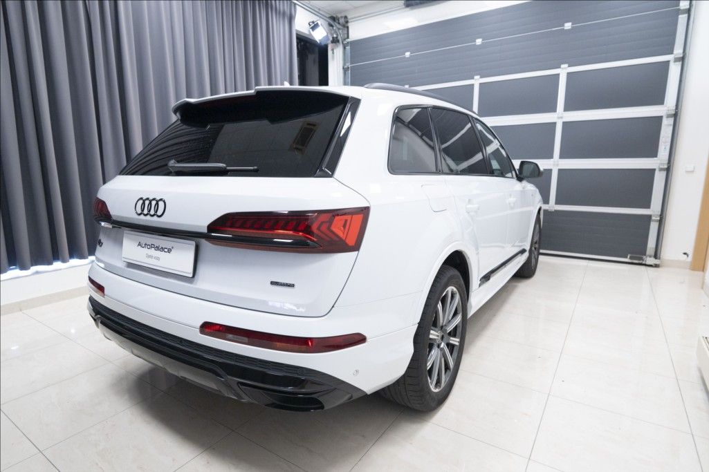 Audi Q7, 3,0 TDI QUATTRO S-LINE ČR - fotka 4