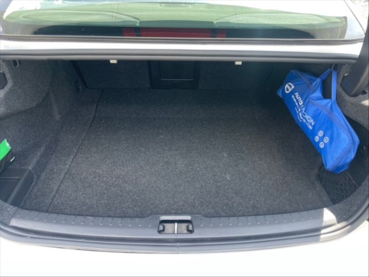 Volvo S60, 2,0 B4 Inscription AT - fotka 6