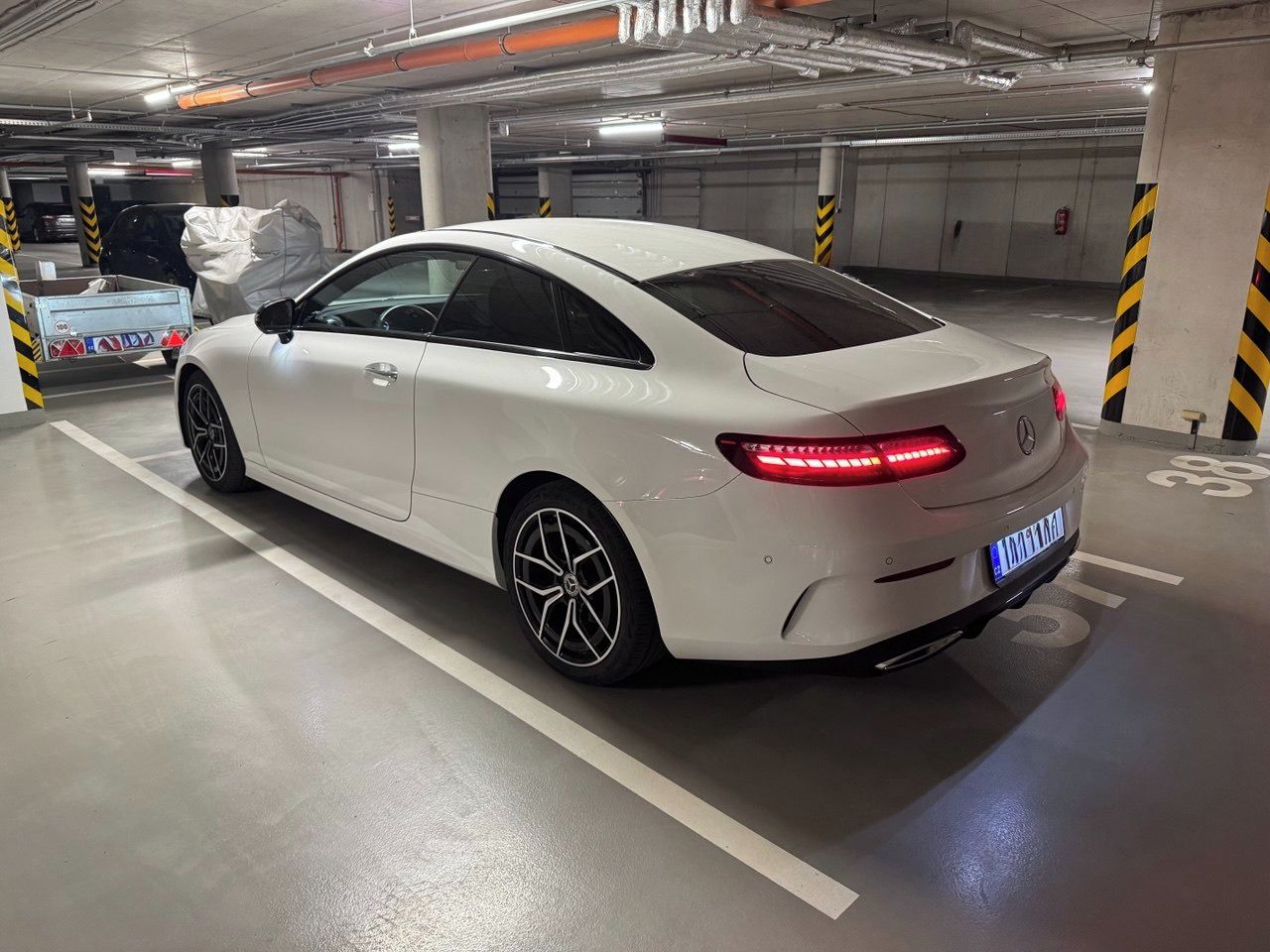 Mercedes-Benz Třídy E, 220 d Coupé AMG Line