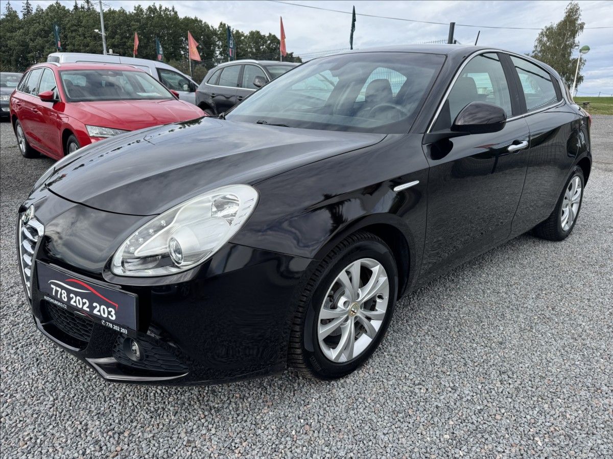 Alfa Romeo Giulietta, 1,6   JTDm2 77 KW Distinctive - fotka 3