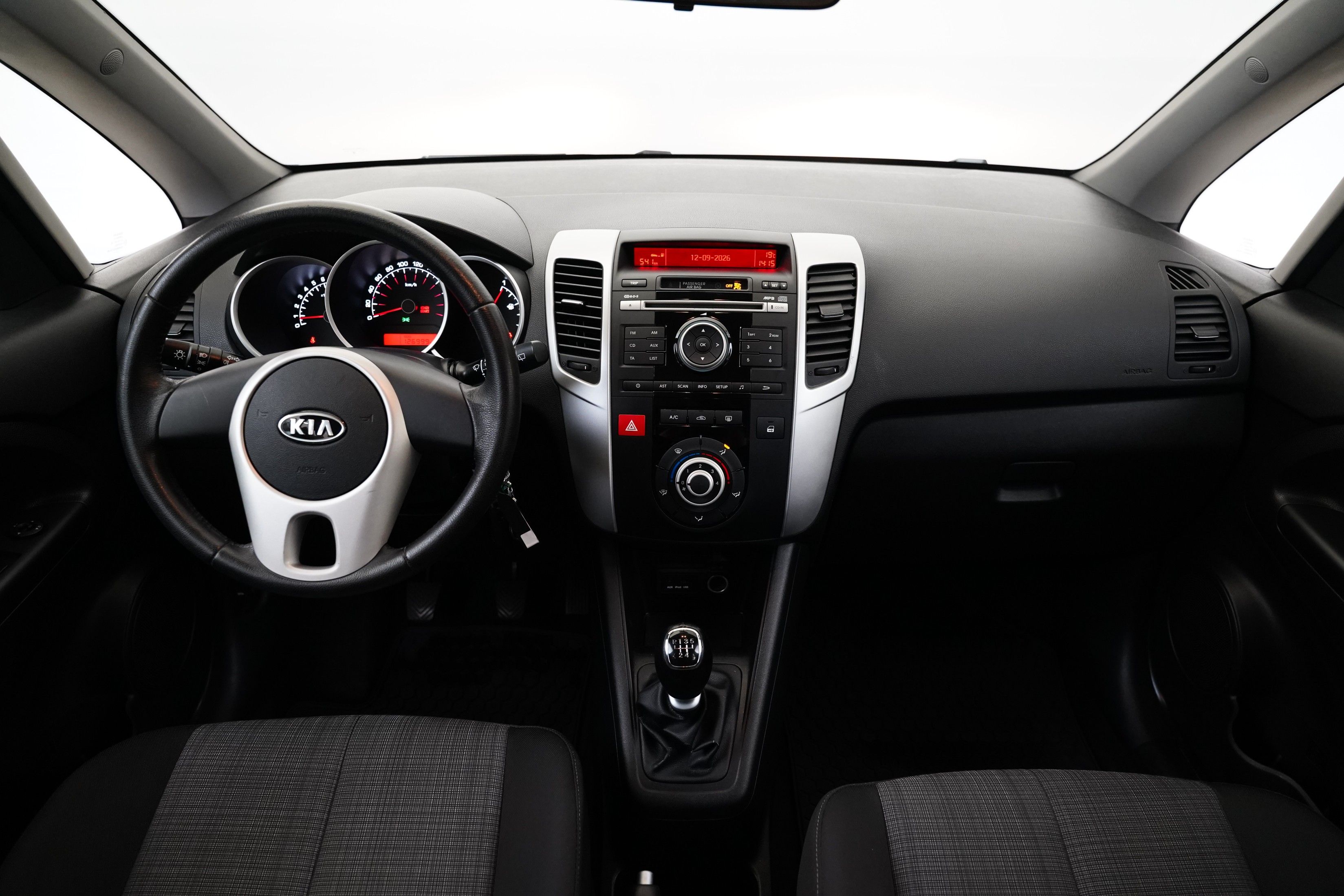 Kia Venga, 1.4 CVVT 66.2 kW - fotka 5