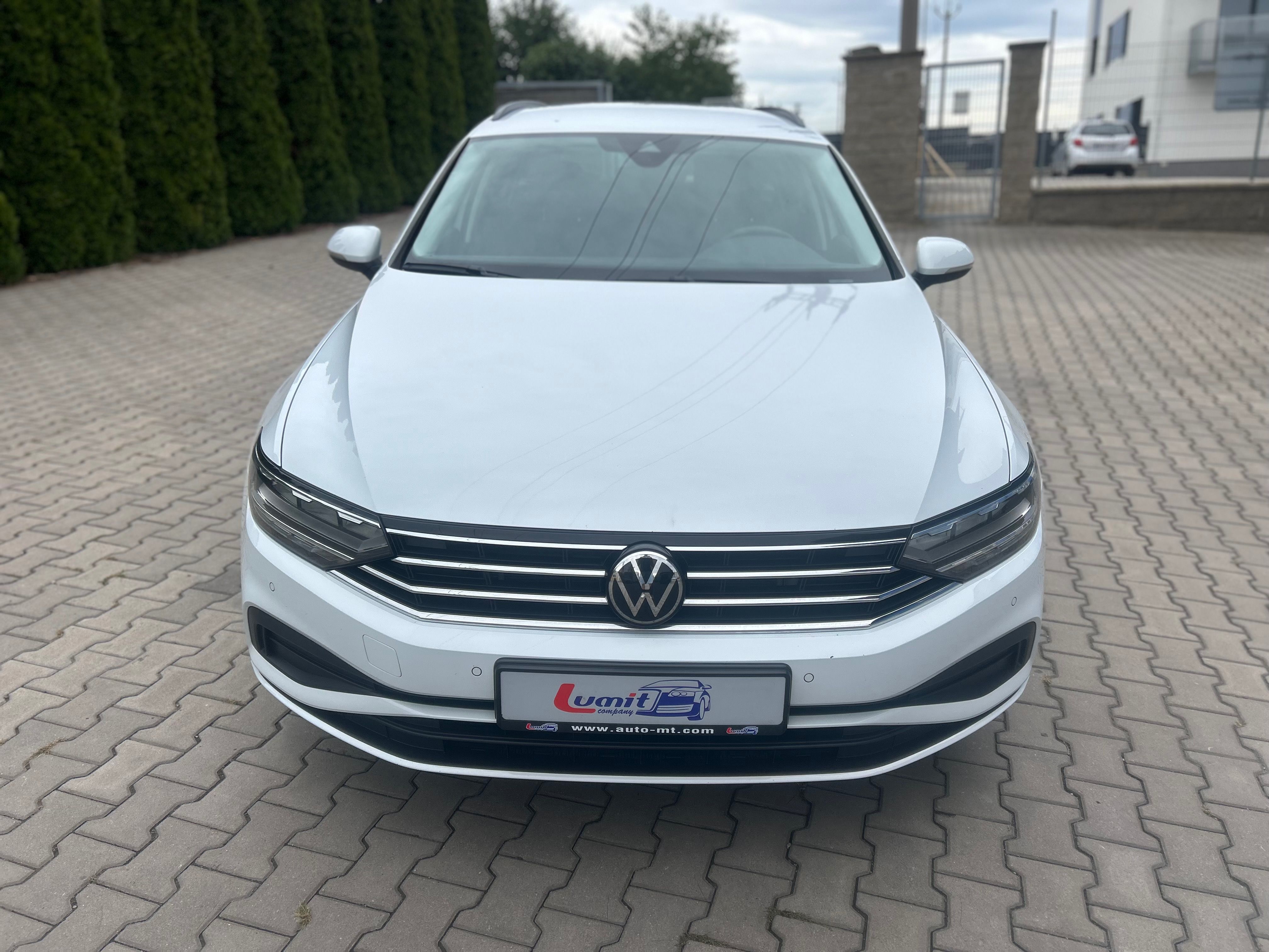 Volkswagen Passat, 2.0 TDi DSG Business - fotka 2