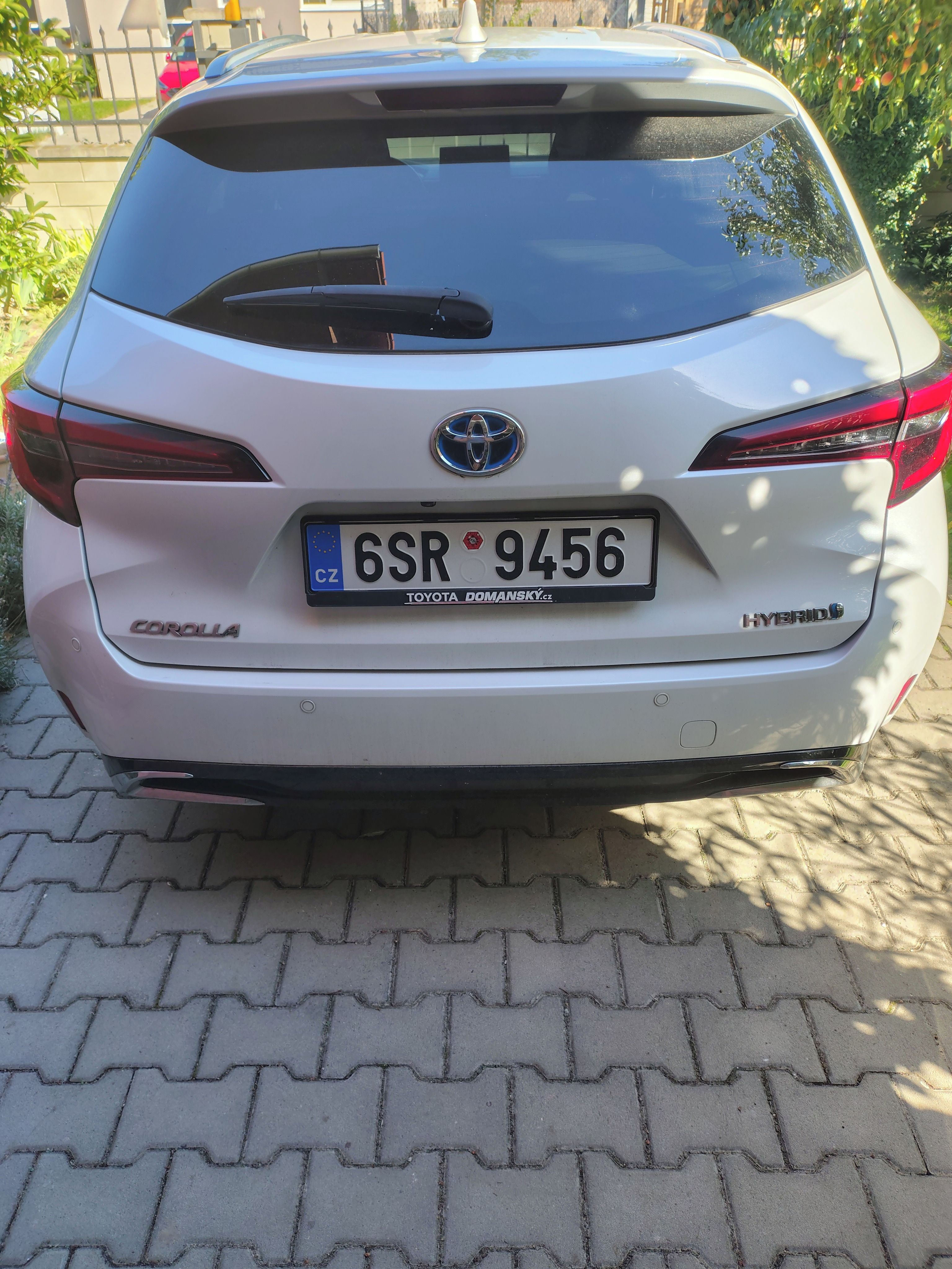 Toyota Corolla, 1.8 e-CVT Style - fotka 5