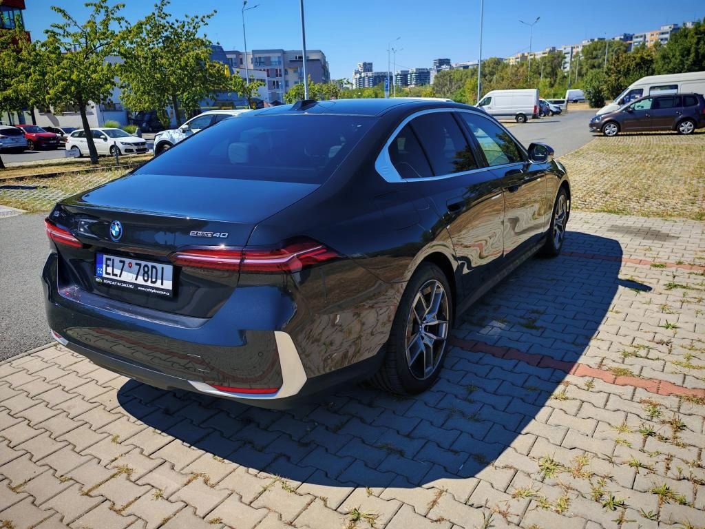 BMW i5, BMW i5 edrive40 - fotka 2