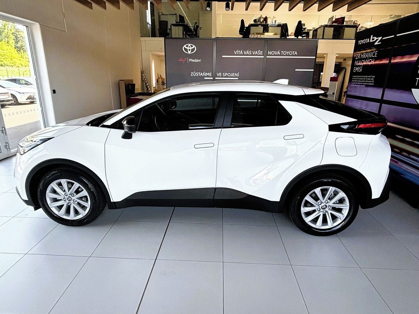 Toyota C-HR, 1,8   Comfort BUSINESS HEV - fotka 5