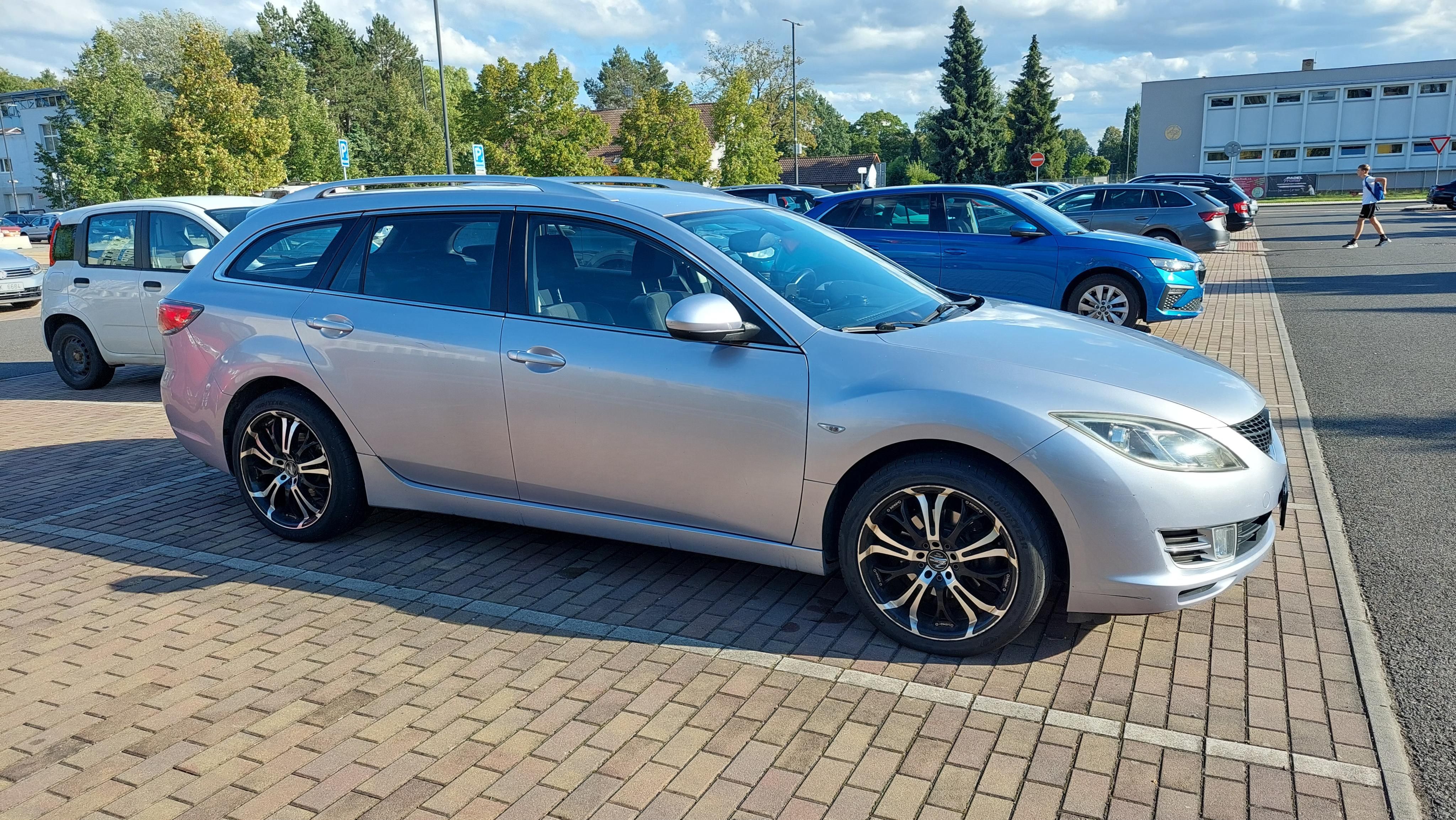 Mazda 6, Kombi 2.0 108 kW - fotka 3
