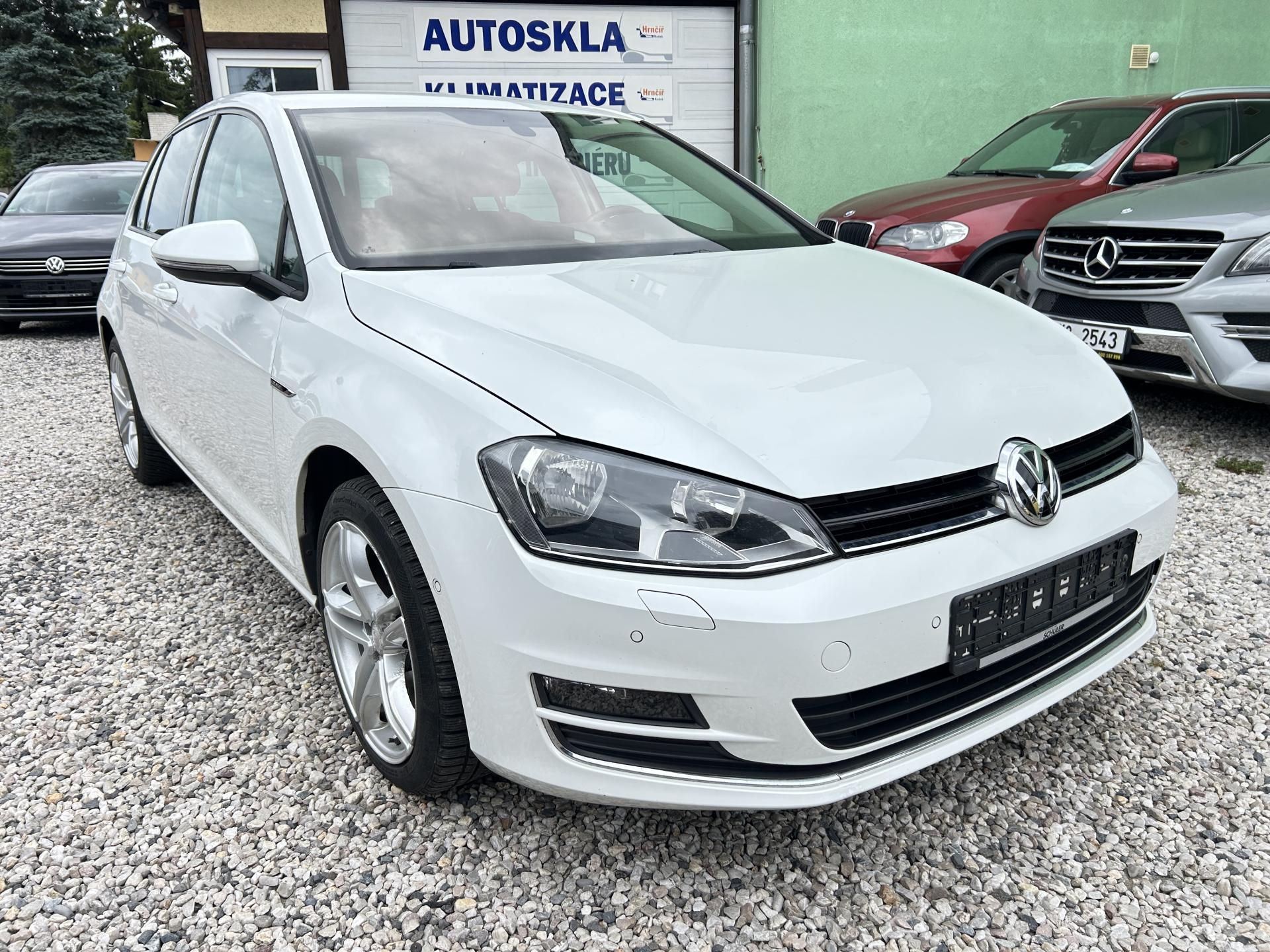 Volkswagen Golf, 1.2 TSi 81 KW pravidelný servi - fotka 4