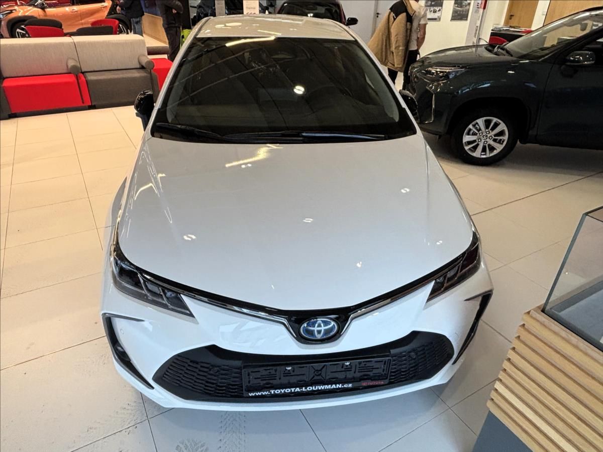 Toyota Corolla, 1,8   SD Comfort HEV - fotka 2