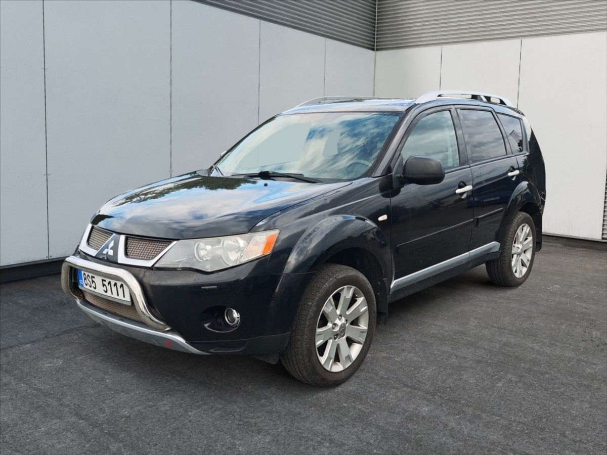 Mitsubishi Outlander, 2,0 DI-D 4x4 7míst - fotka 2