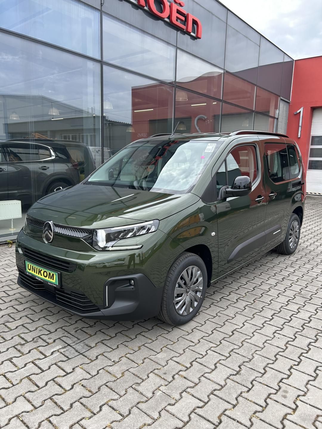 Citroën Berlingo, PLUS 1,5 HDI 100k MAN6 - fotka 3