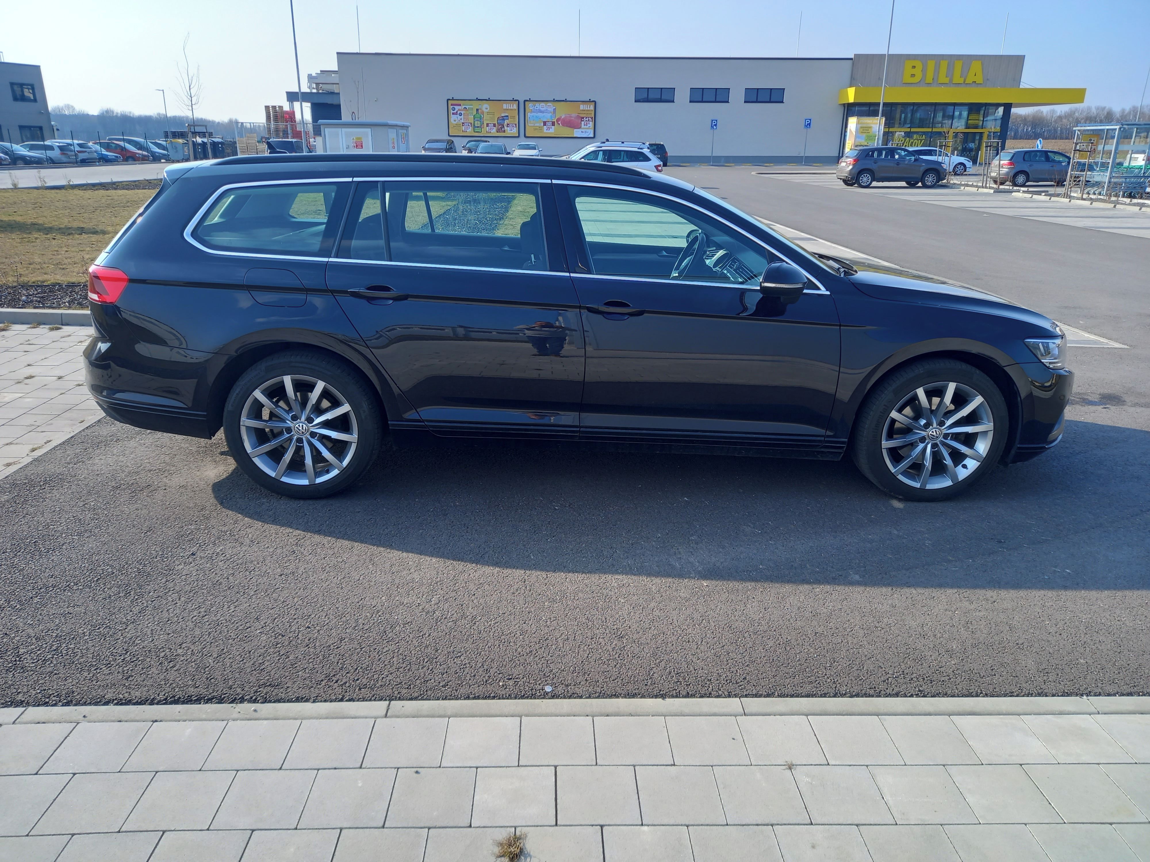 Volkswagen Passat, 2,0TDI-LED-ACC-BUSSINES-AHK - fotka 4