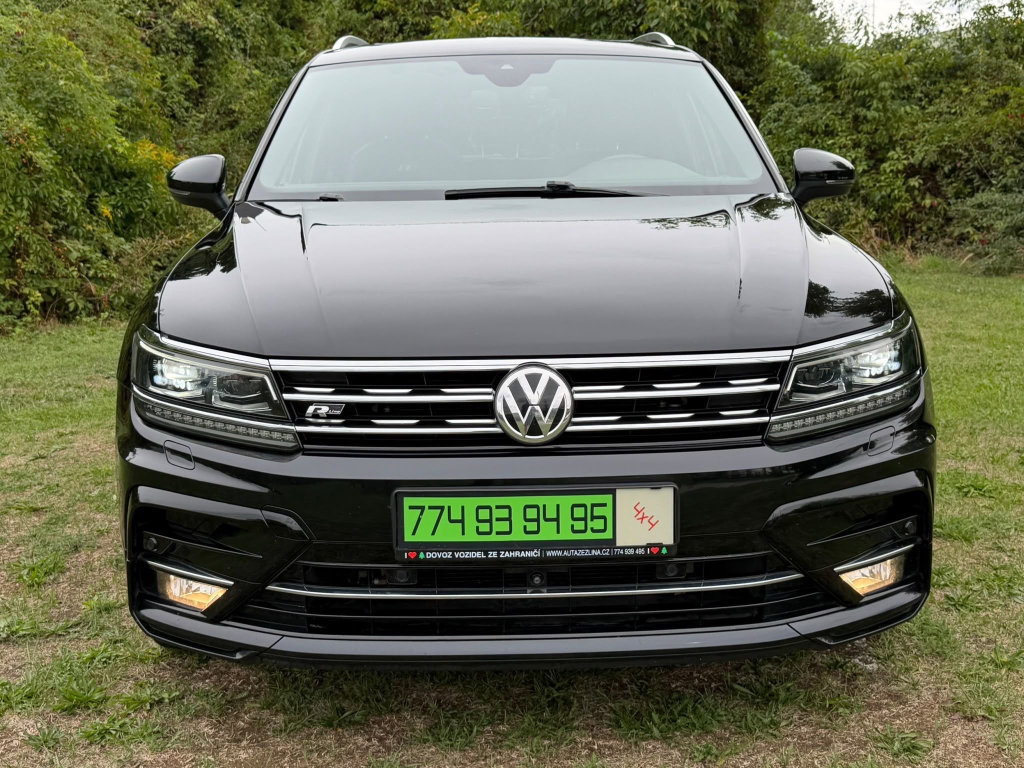 Volkswagen Tiguan, R-LINE 2,0 TDI 4x4 -TOP VÝBAVA - fotka 2