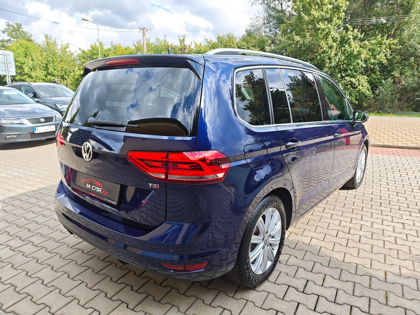 Volkswagen Touran, 1.4 TSI HIGHLINE, DSG, VÝHŘEV - fotka 5