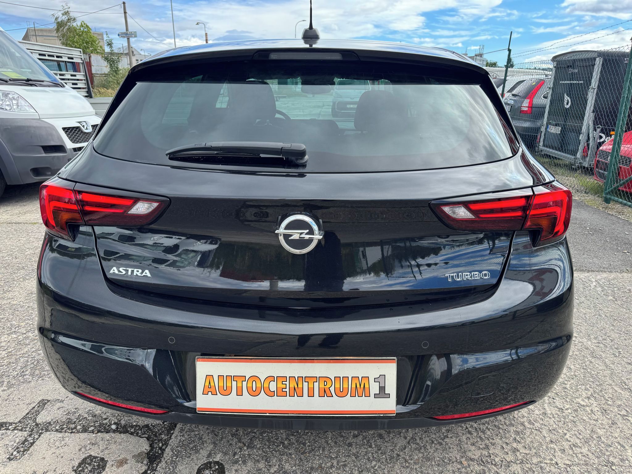 Opel Astra, 1,4i 16V Turbo 110kw - fotka 6