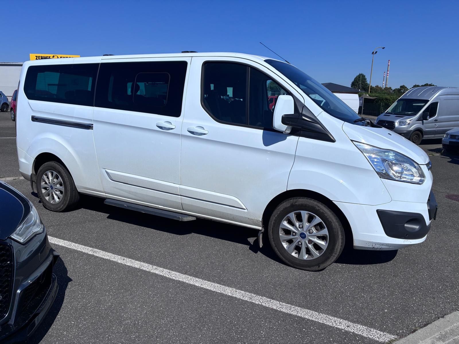 Ford Tourneo Custom - fotka 4
