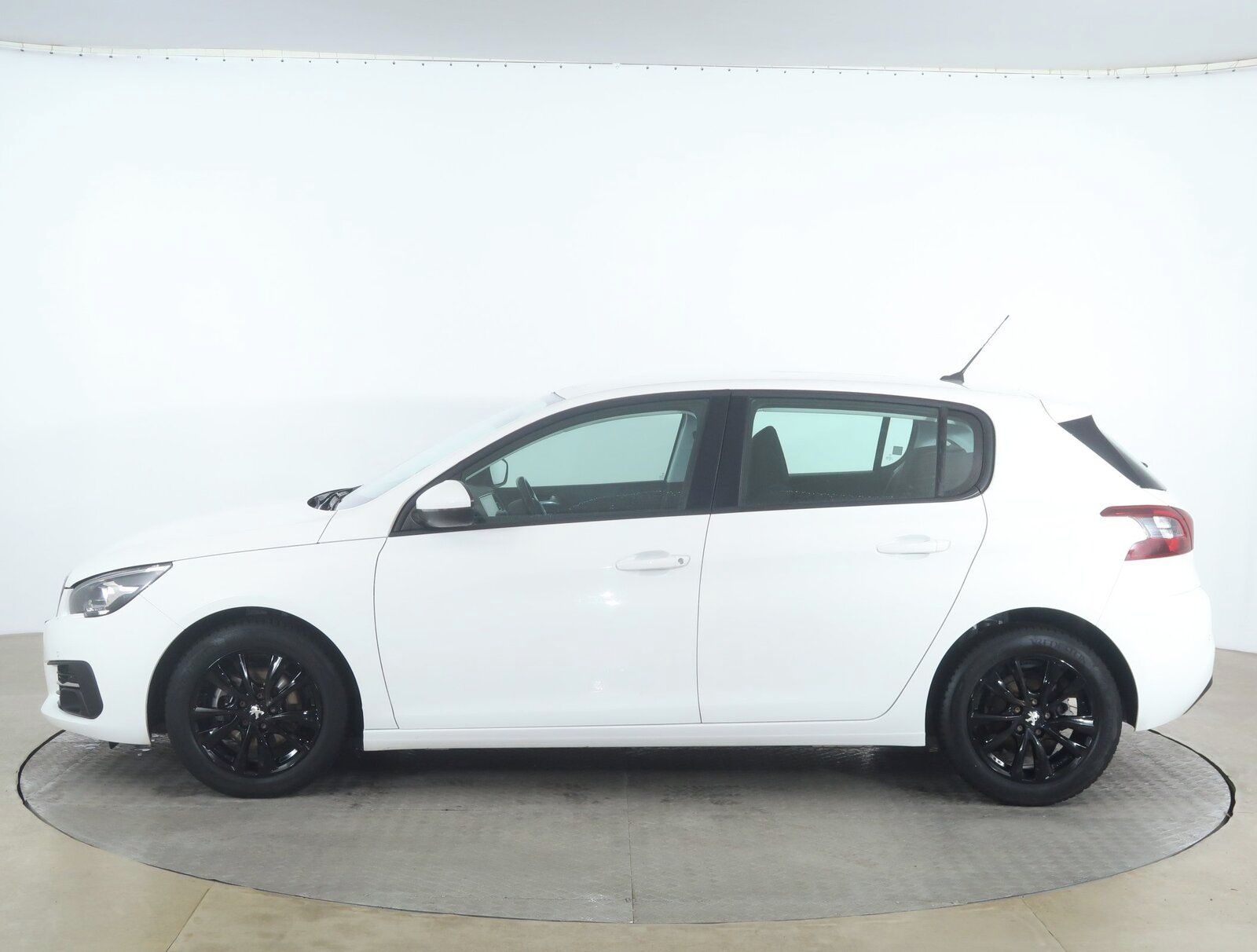 Peugeot 308, 1.5 BlueHDi - fotka 3