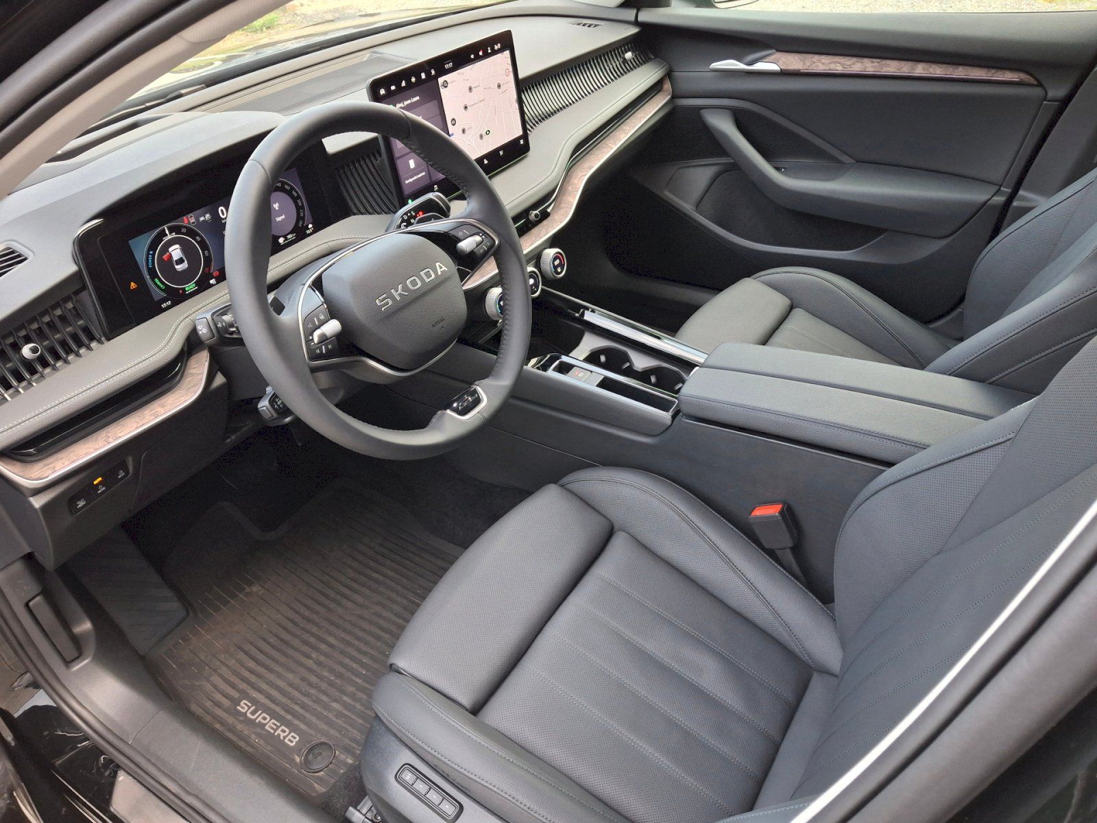 Škoda Superb, iV L&K DSG 1,5TSi 150kW - fotka 6