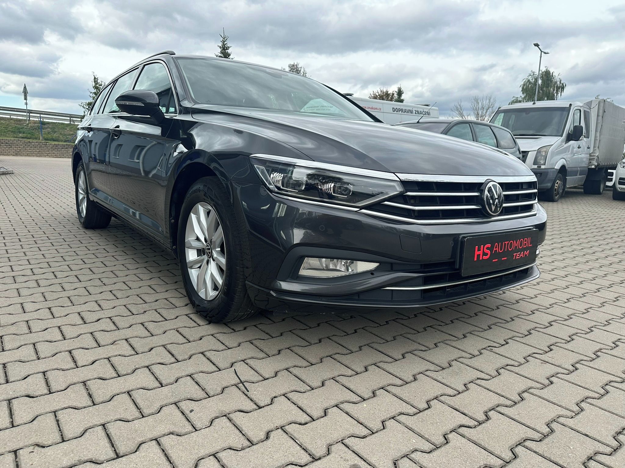 Volkswagen Passat, 2,0 TDi 90kW Style  2 sady kol - fotka 4