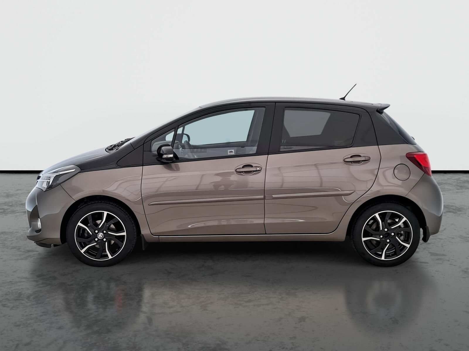 Toyota Yaris, 1.33 Dual VVT-i, ČR,1.maj - fotka 3