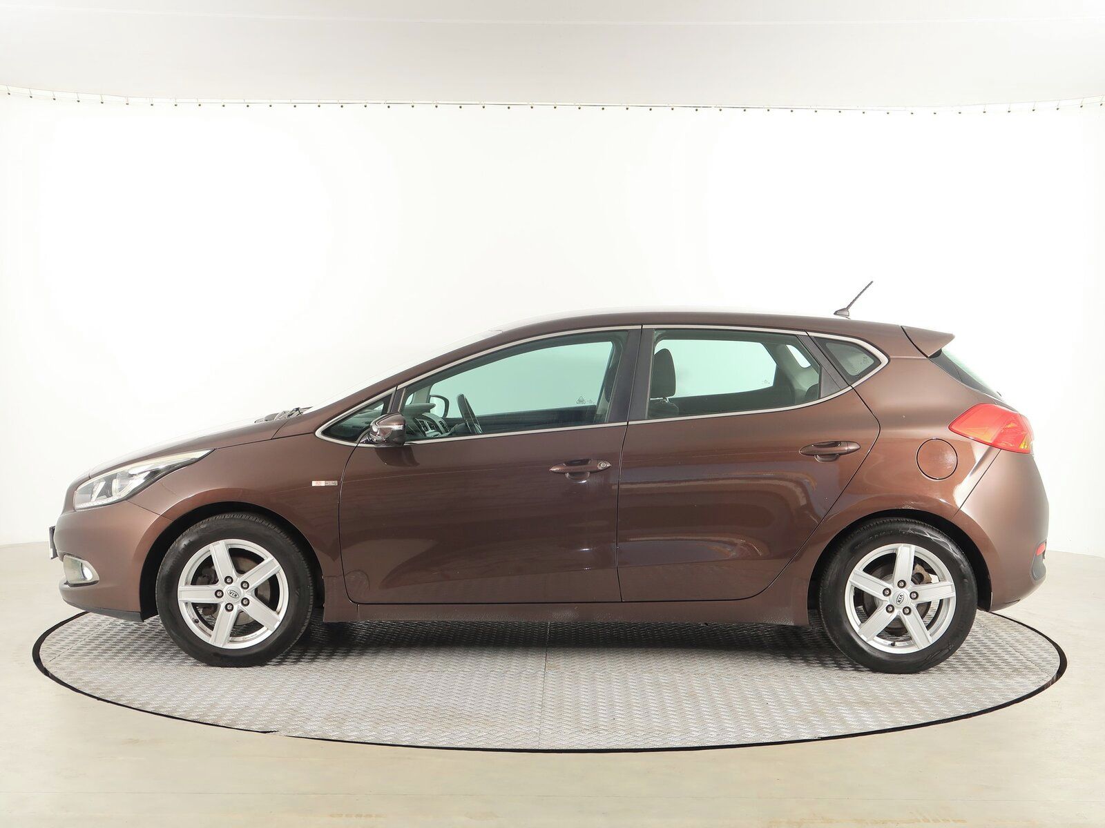 Kia Cee´d, 1.4 CVVT, Serv.kniha - fotka 3