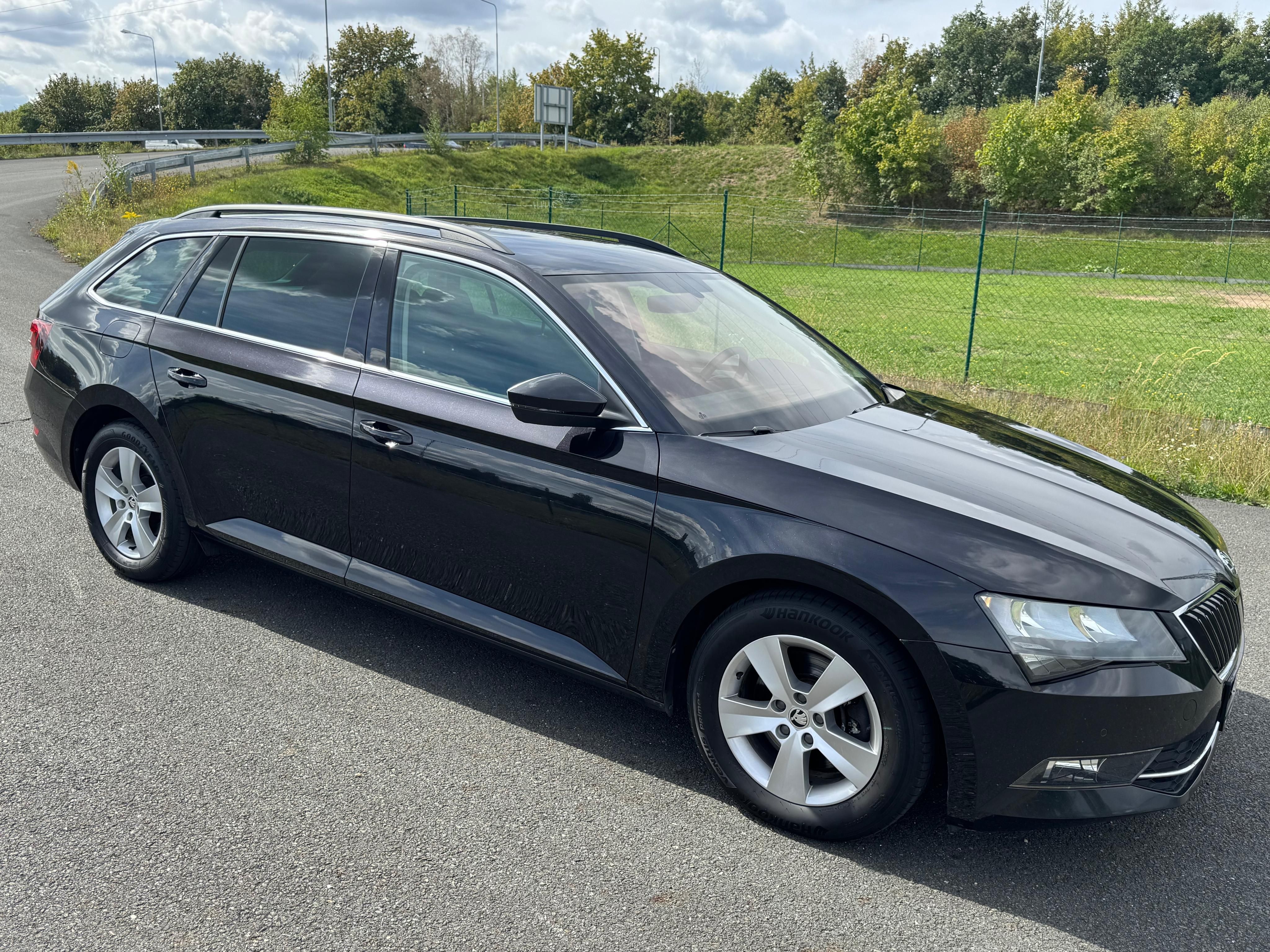Škoda Superb, COMBI 1.6 TDI 88KW TOP STAV - fotka 2
