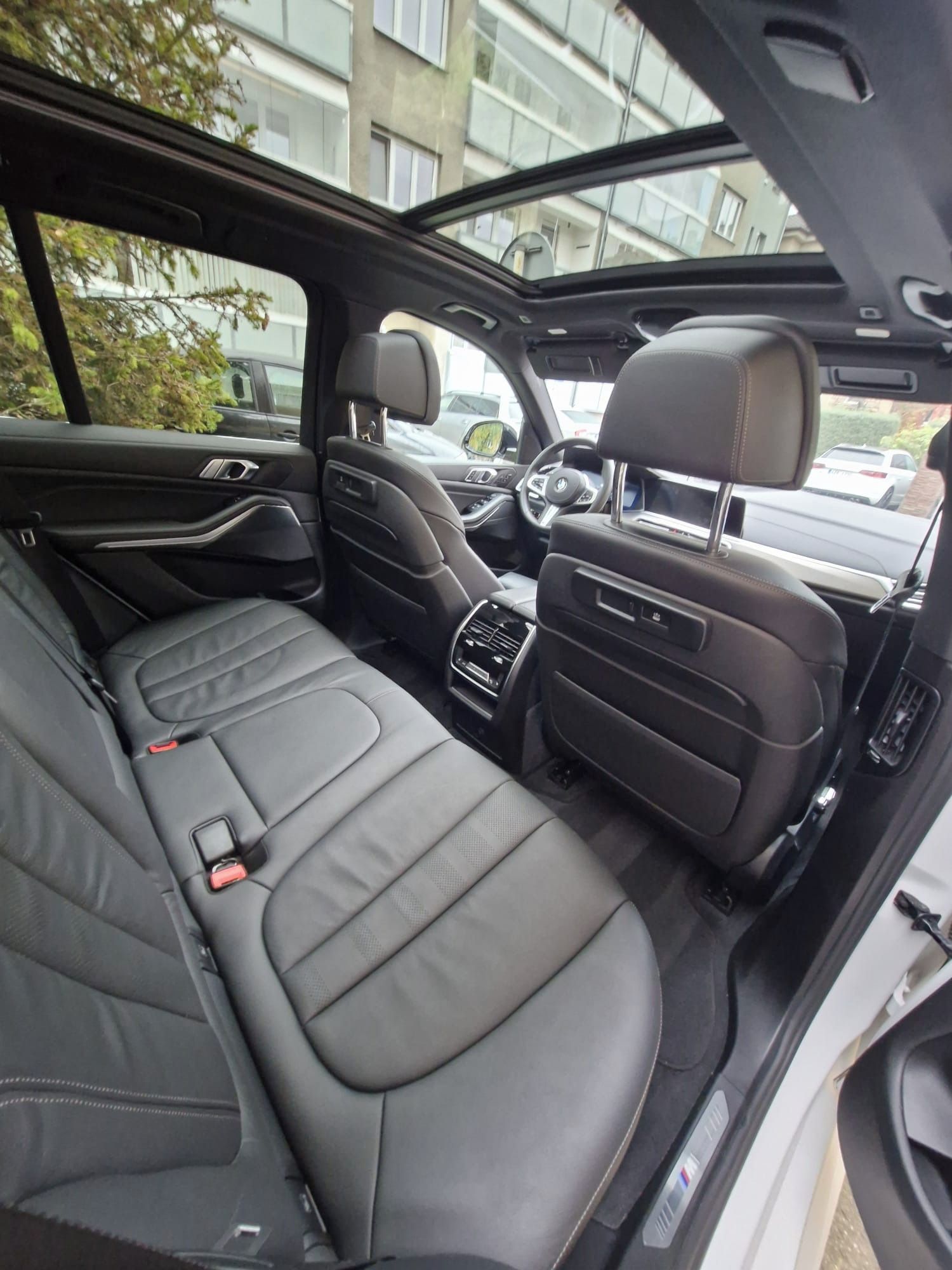 BMW X5, xDrive40i / PLNÁ VÝBAVA - fotka 6
