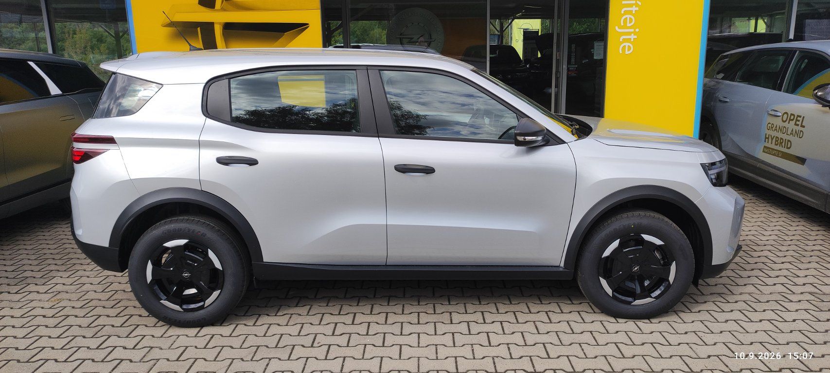 Opel Frontera, HYBRID EDITION 1,2 TURBO 81kW - fotka 2