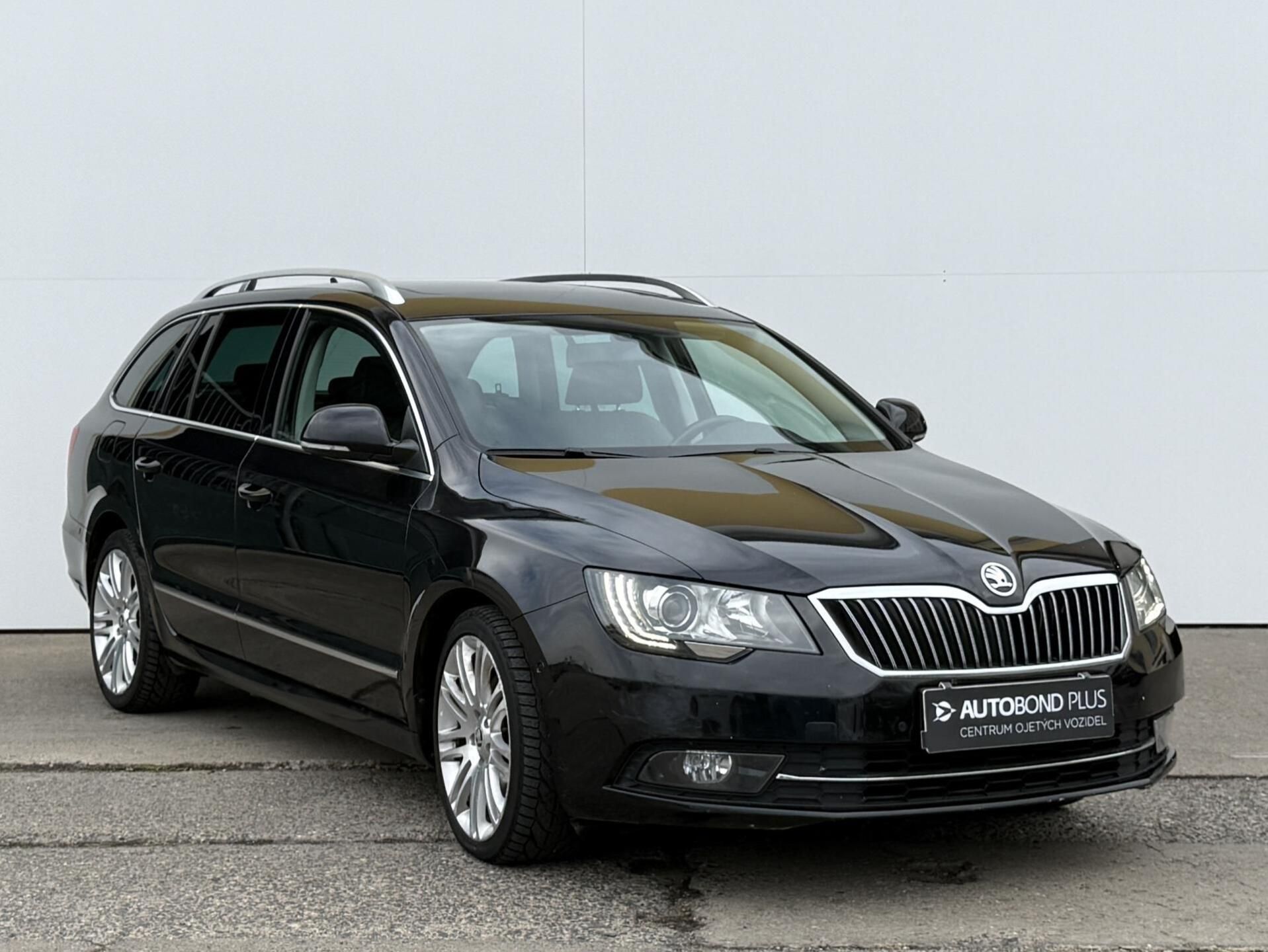 Škoda Superb, 2.0 TDI DSG / 125 kW Elegance - fotka 6