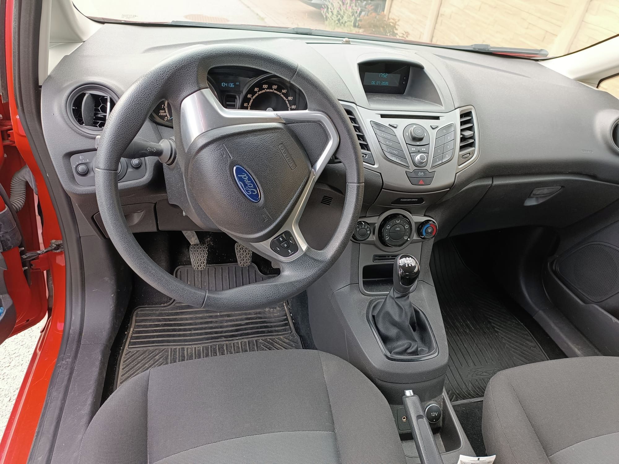 Ford Fiesta, Prodám Ford Fiesta 2013 - TOP - fotka 4