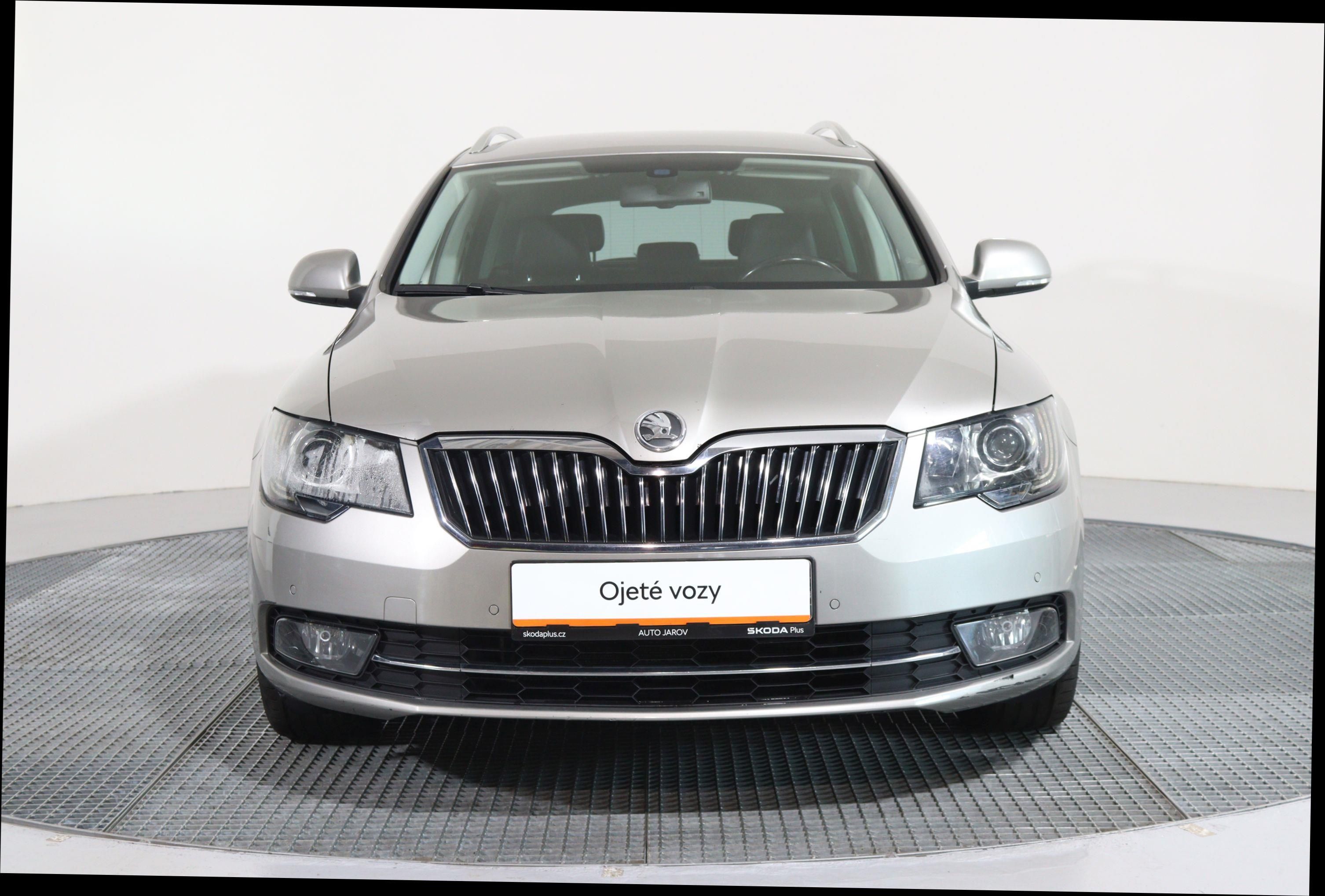 Škoda Superb, COMBI ELEGANCE 2,0TDI 4x4/TAŽN - fotka 4