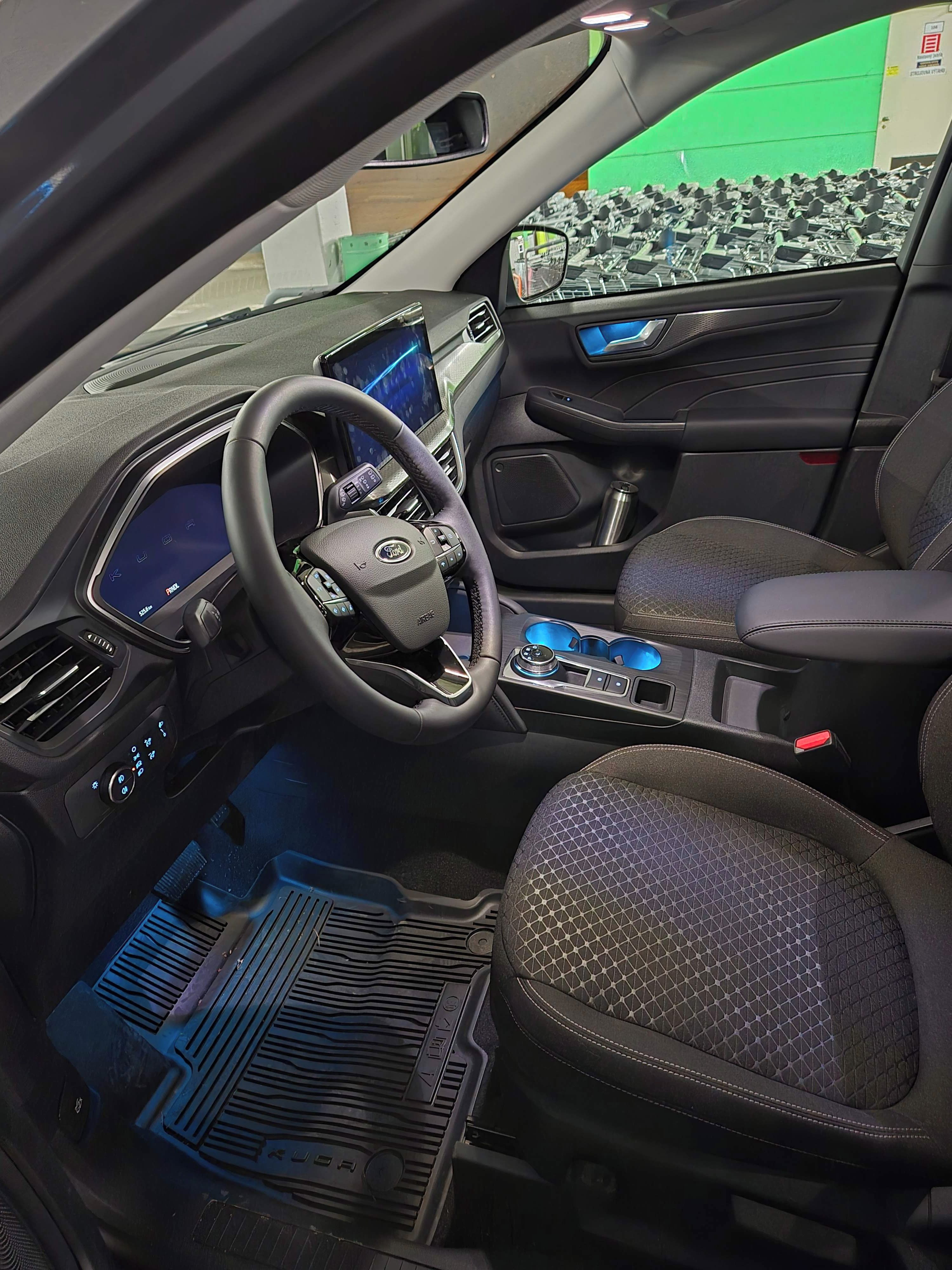Ford Kuga, Ford Kuga 2.5 HEV 4x2 Titanium - fotka 4