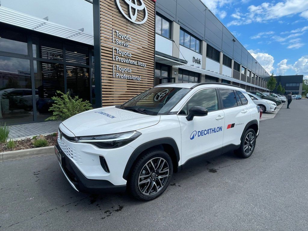 Toyota Corolla Cross, 1.8 Hybrid automat Style - fotka 3