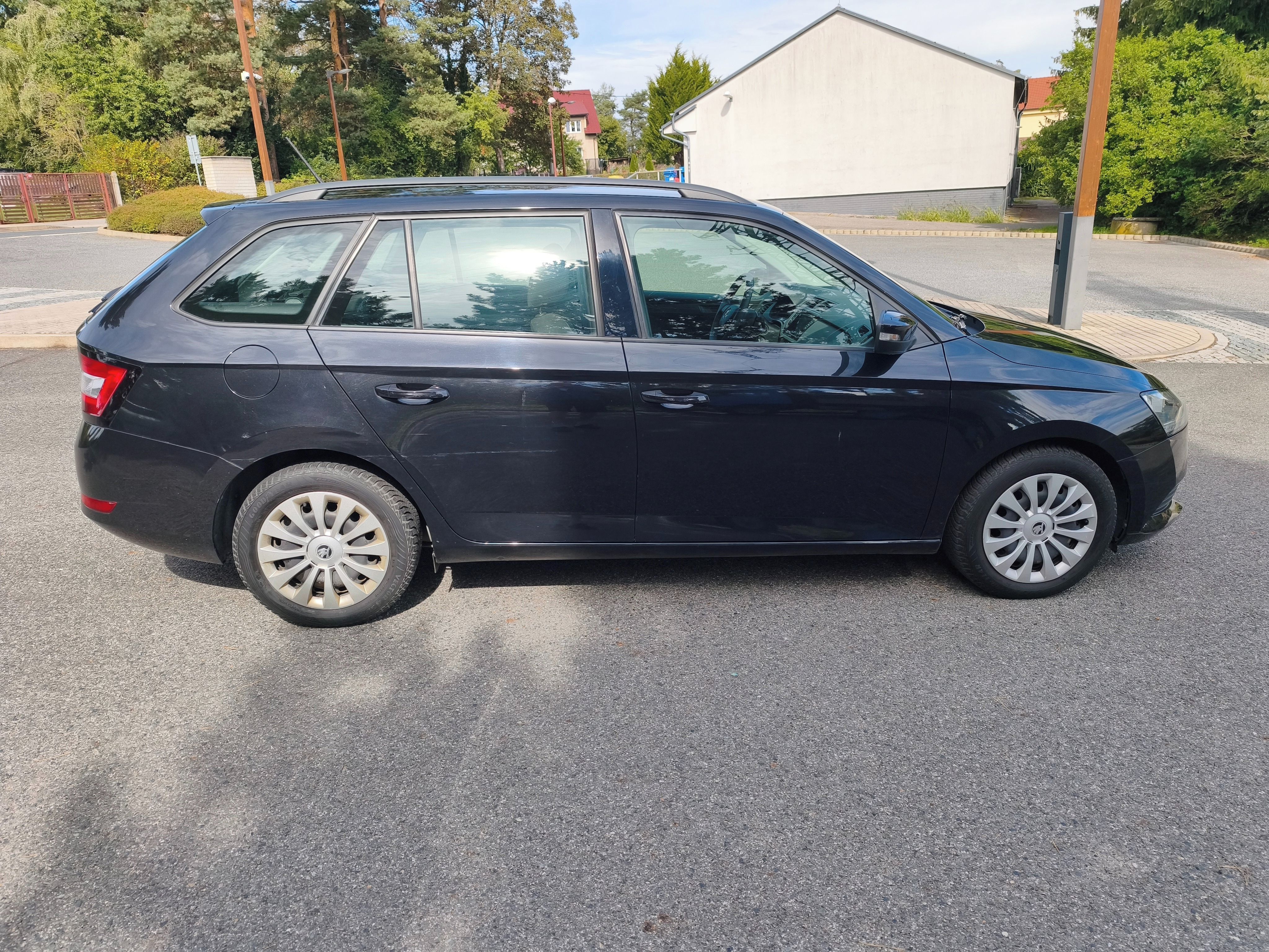 Škoda Fabia, 1,0 TSI Active Combi Tour Č.R. - fotka 4