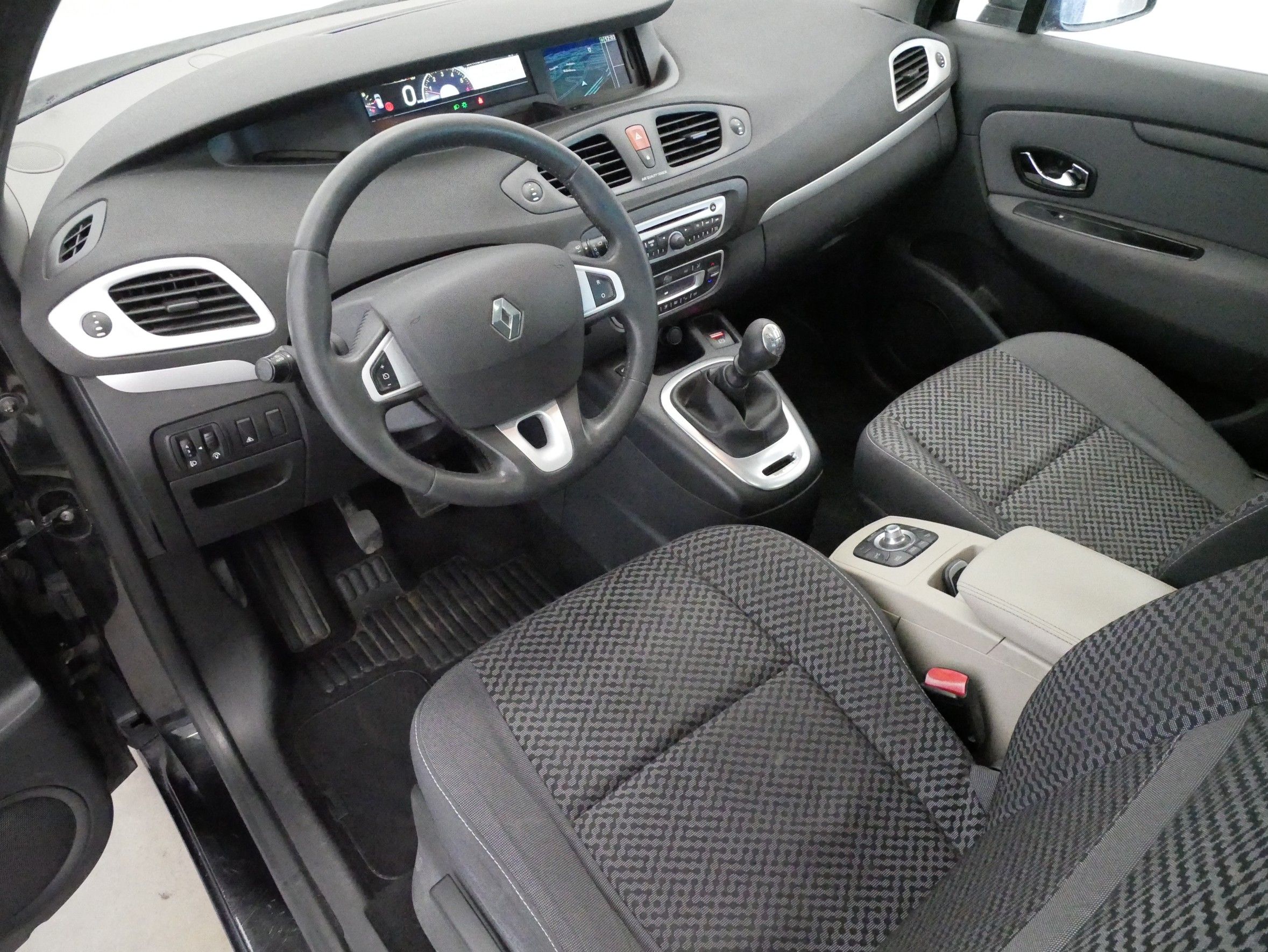 Renault Scénic, 1.5 dCi 70 kW - fotka 5