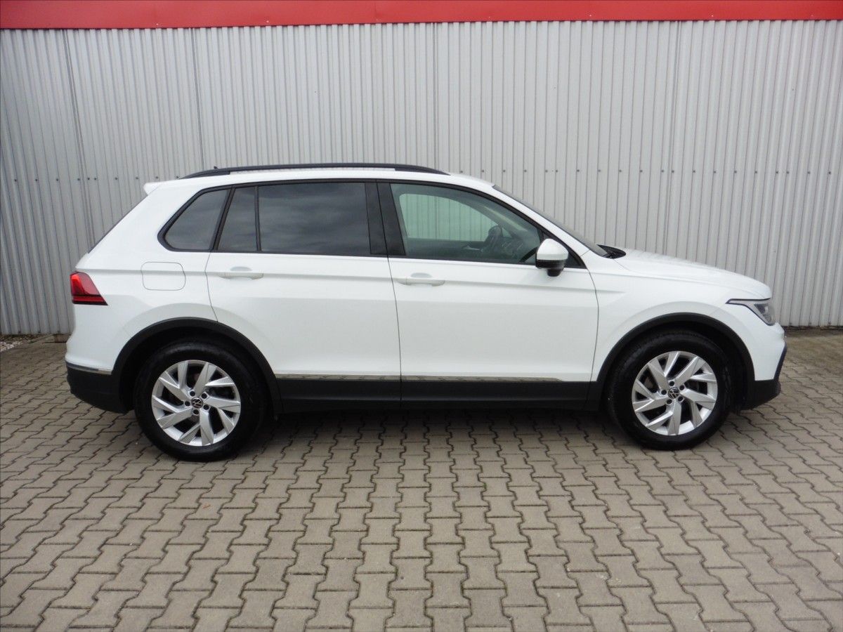 Volkswagen Tiguan, 2,0 TDi Life DSG Navi - fotka 6