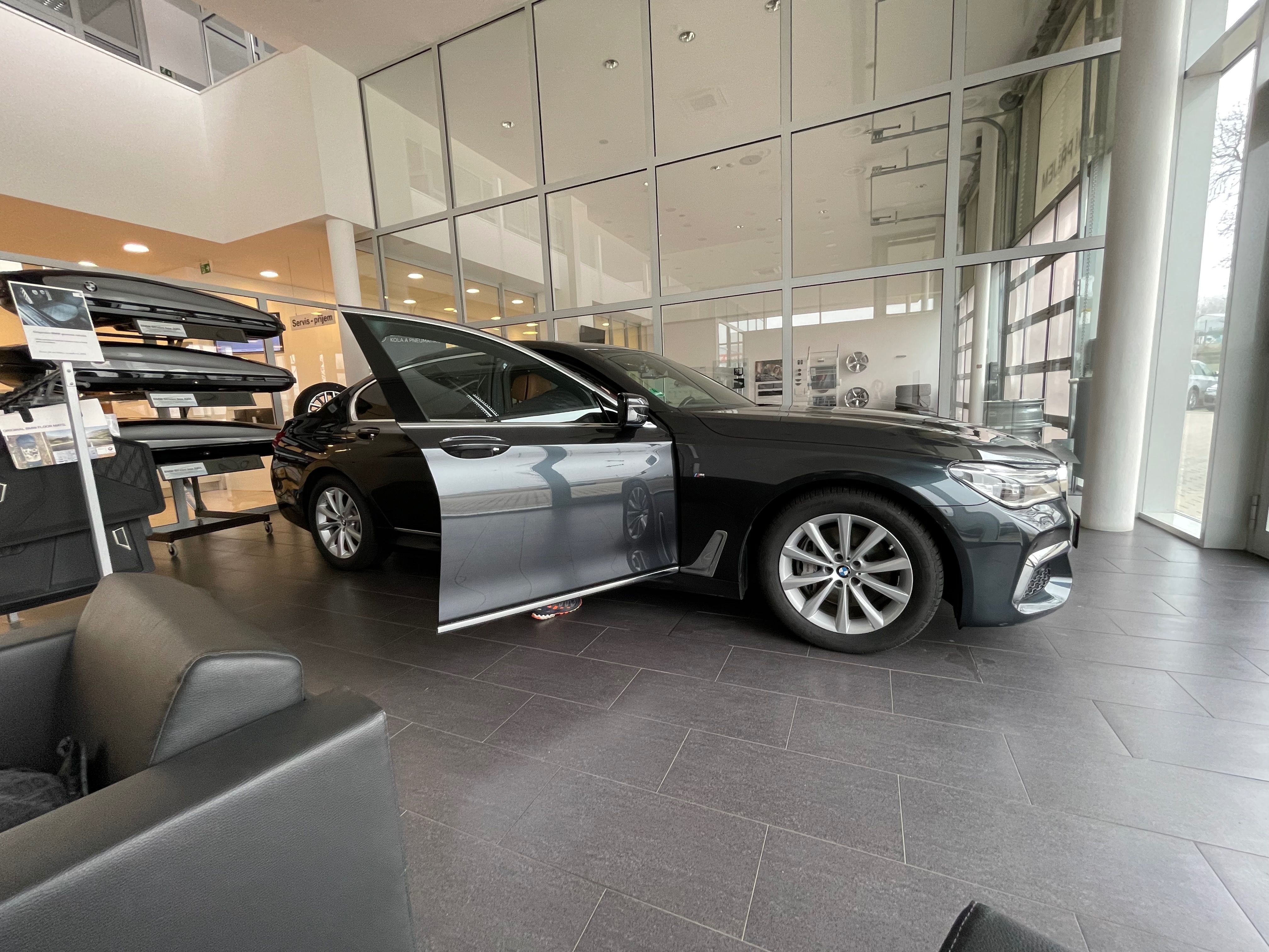 BMW Řada 7, BMW 740Ld xDrive - fotka 2