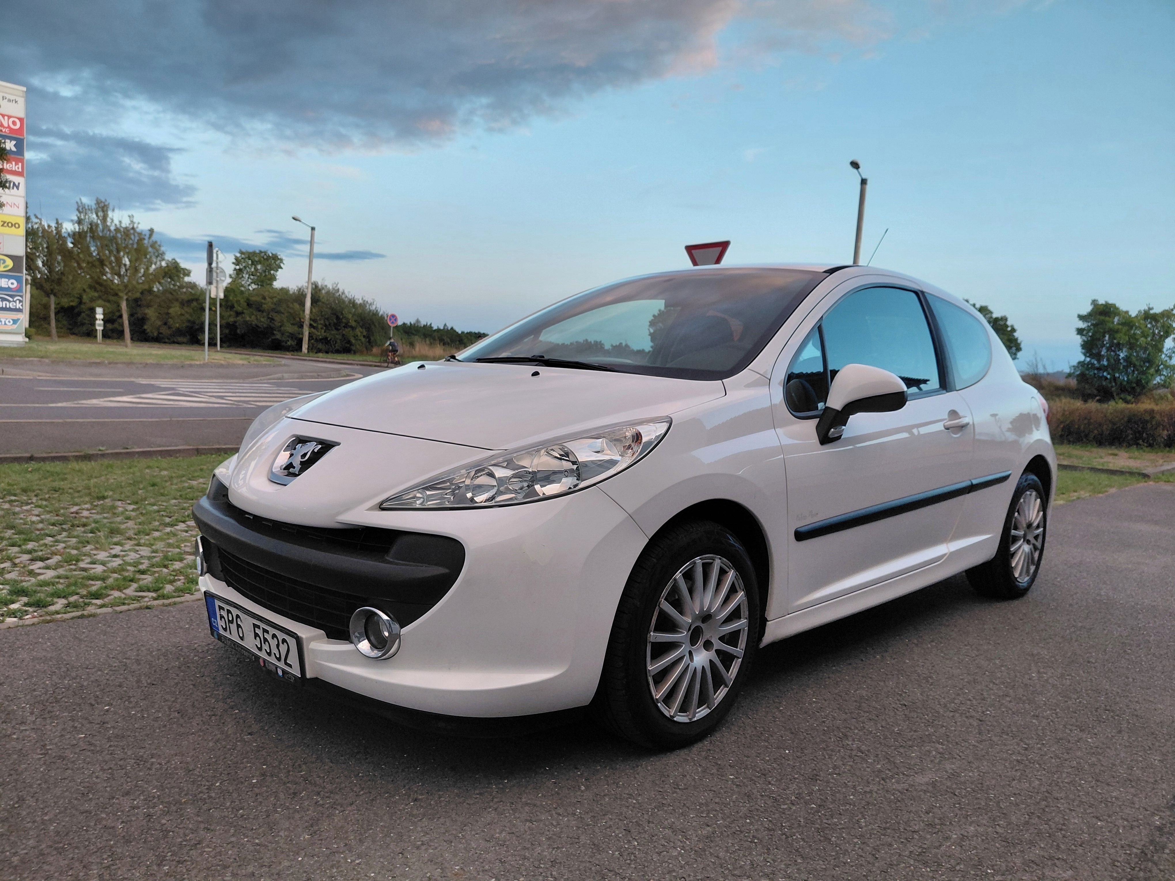 Peugeot 207, 1.6HDI PĚKNÉ,ZACHOVALÉ AUTO - fotka 3