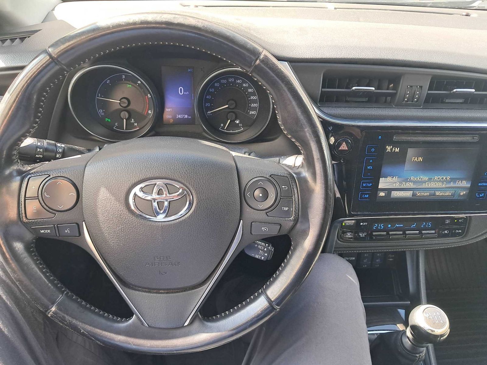 Toyota Auris, 1.6 D-4D, Serv.kniha - fotka 3