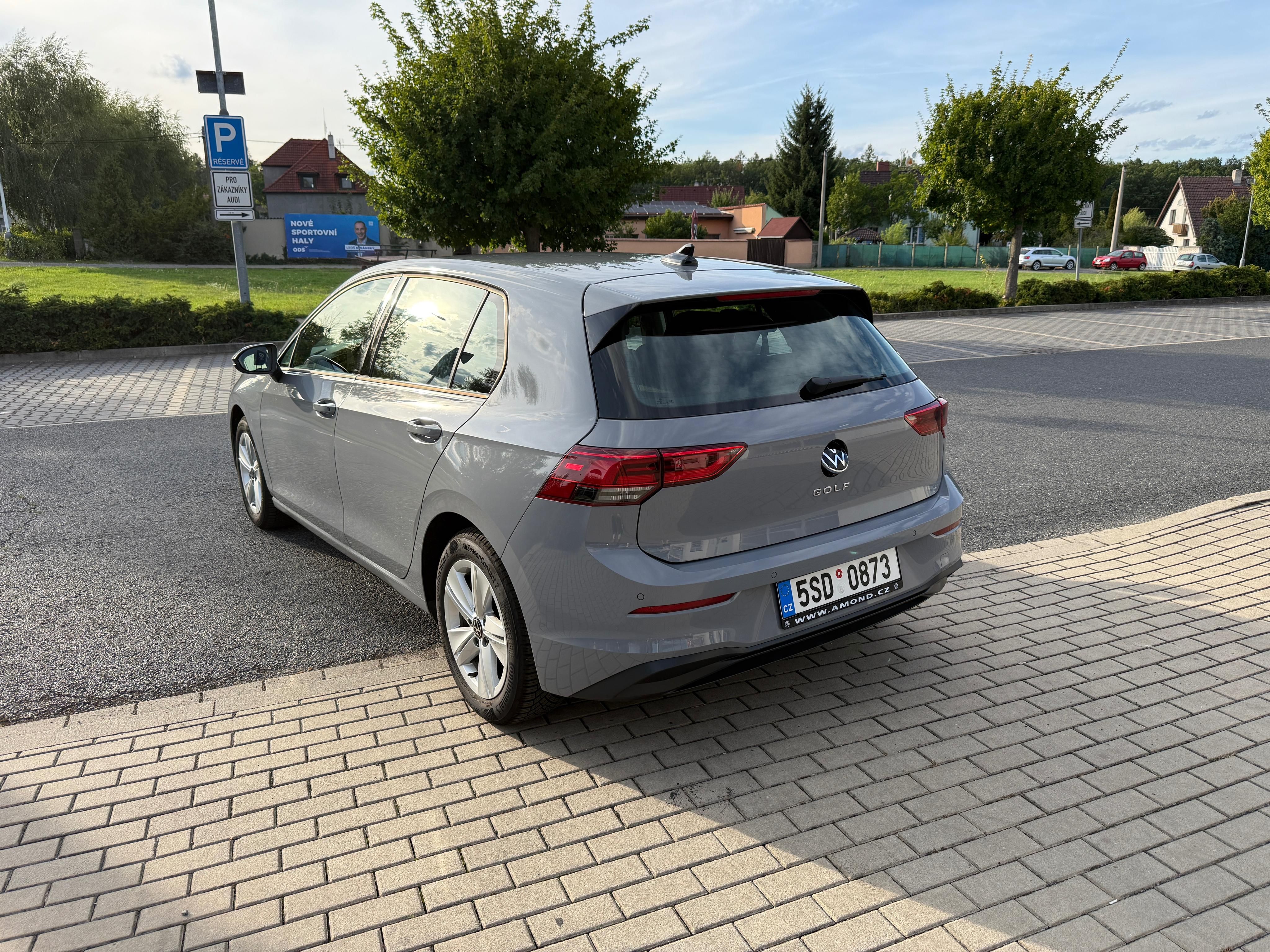 Volkswagen Golf, 1,5 TSi, původ ČR, servisní kn - fotka 4