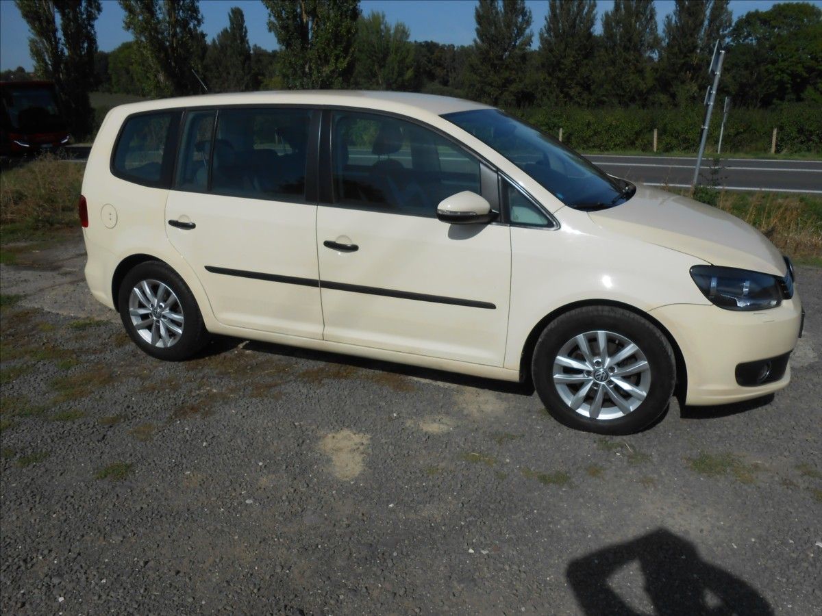 Volkswagen Touran, 1,6 TDI 66 kW Historie KLIMA - fotka 5