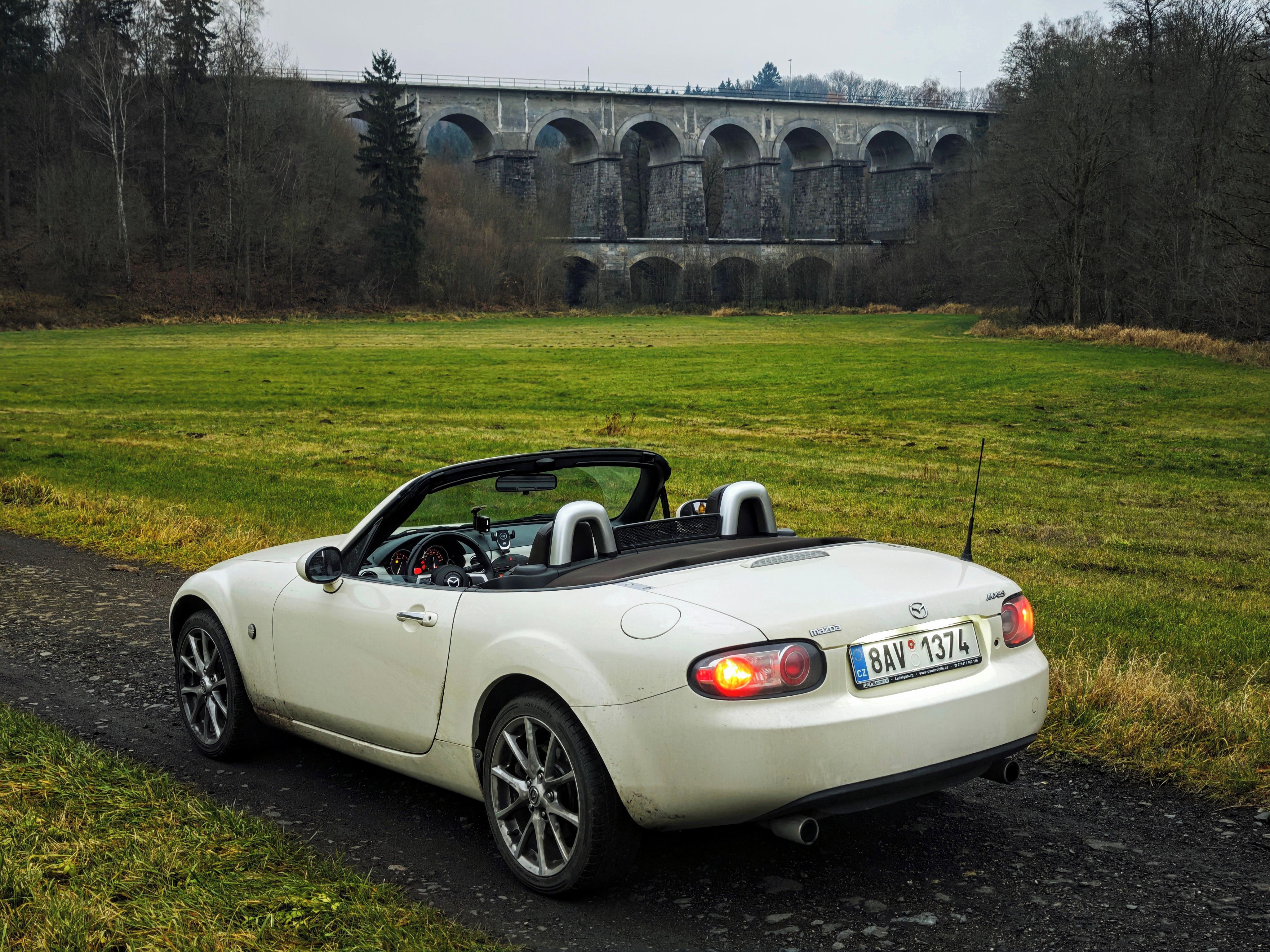 Mazda MX-5, 2.0 Marble bílá - fotka 2