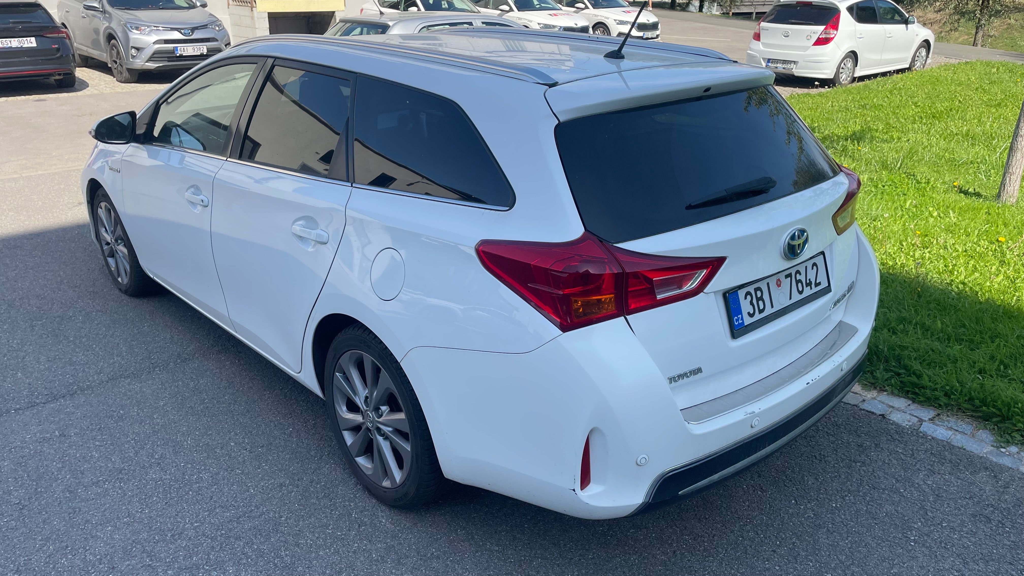 Toyota Auris, HYBRID, BÍLÁ, EURO 5 - fotka 4