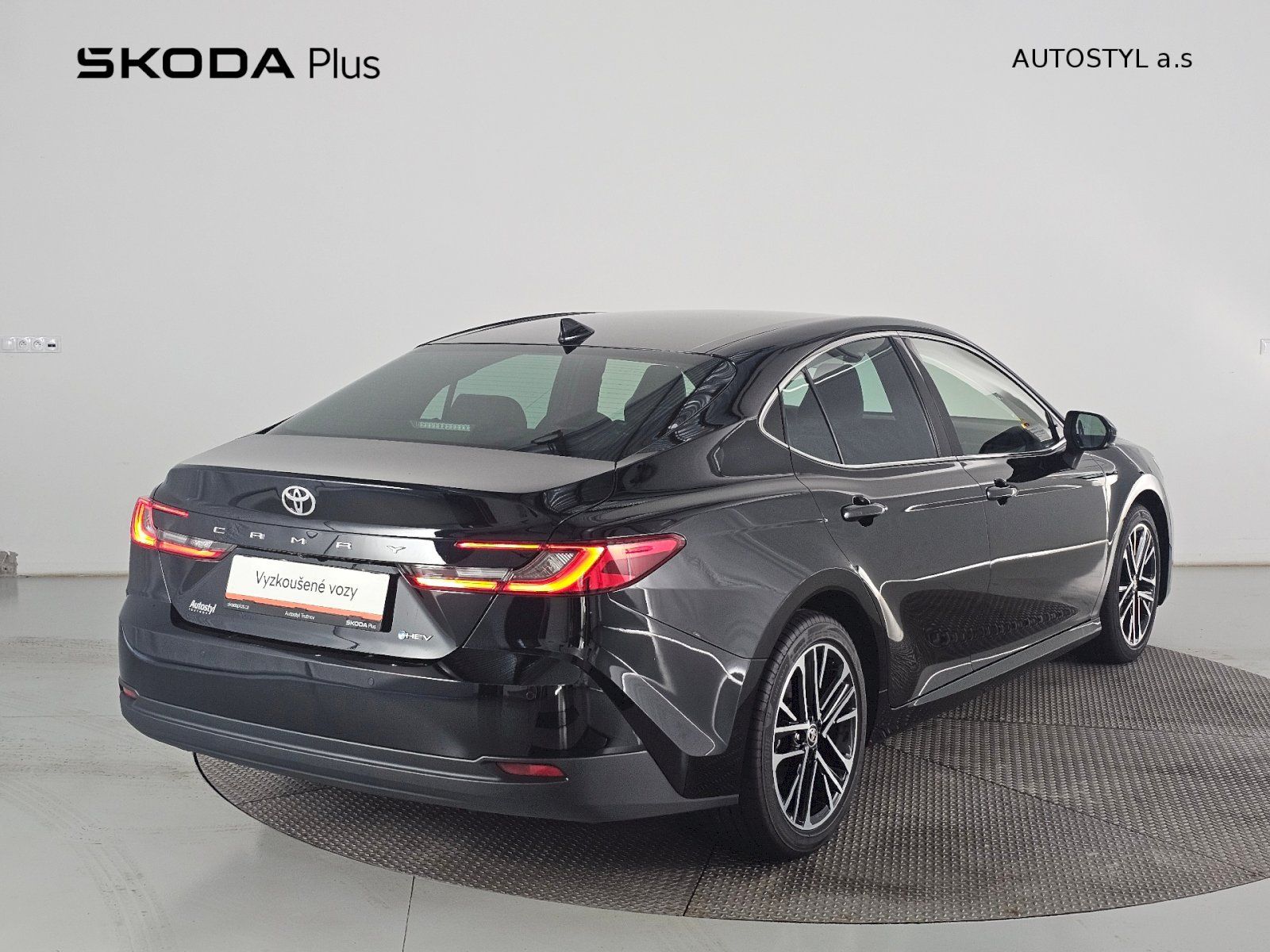 Toyota Camry, 2.5HEV 230k PRESTIGE - fotka 2